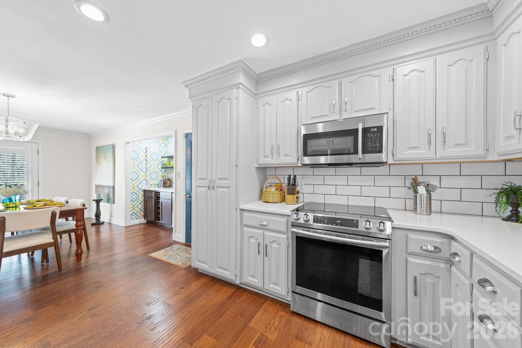 208 Falcon Drive