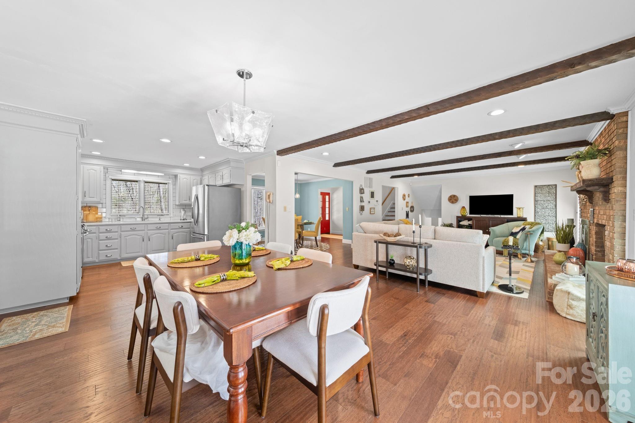 208 Falcon Drive