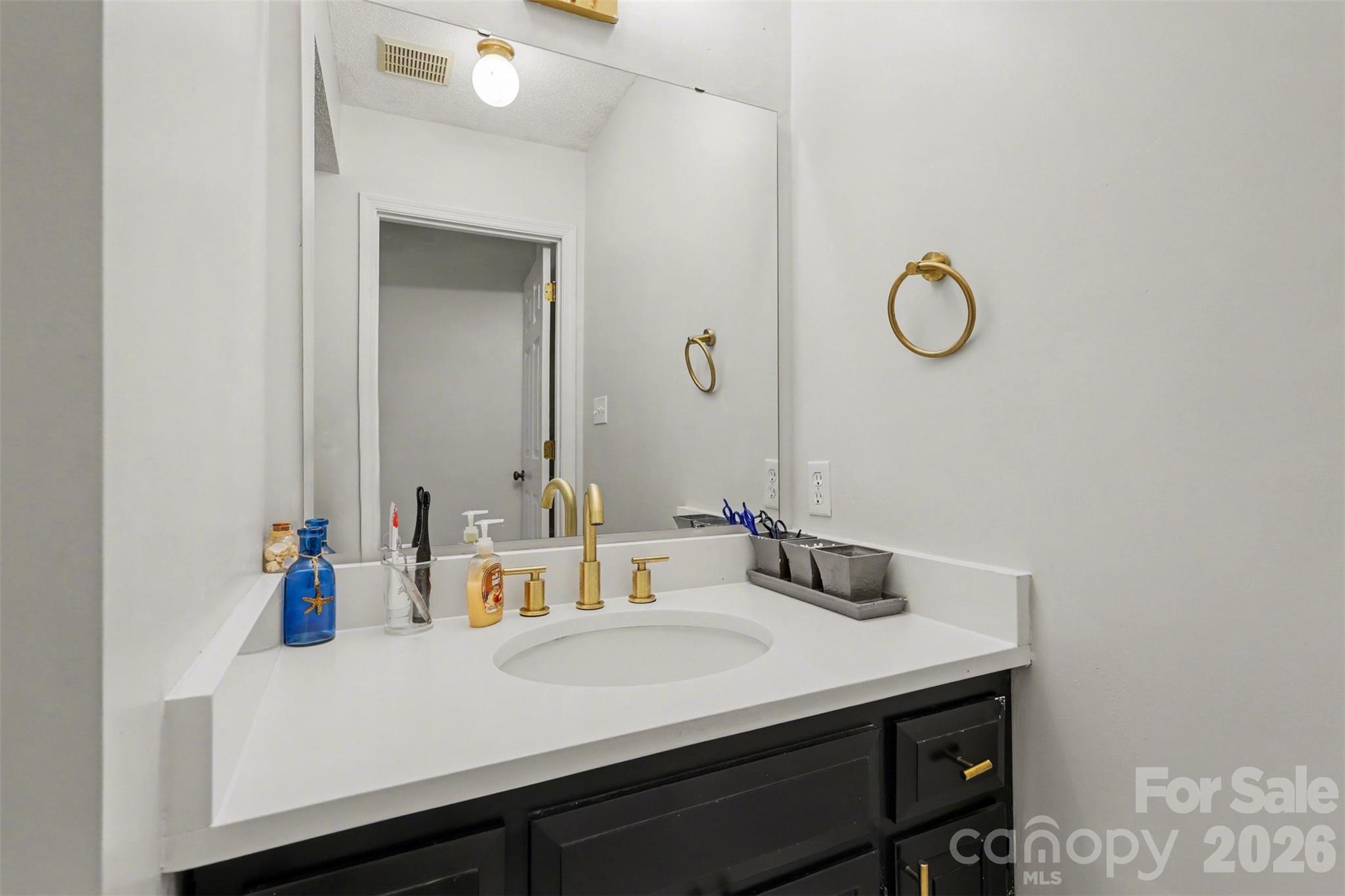 1226 Twin Lakes Road