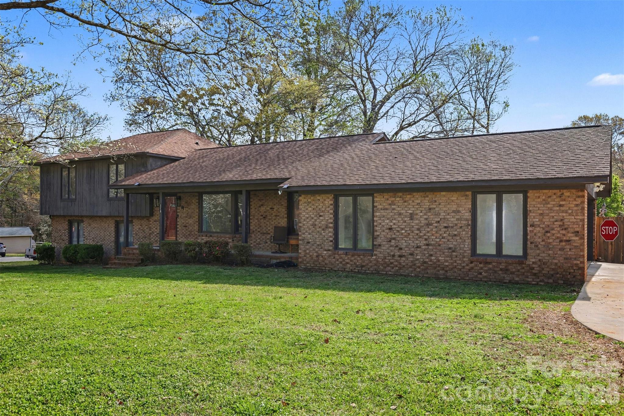 1226 Twin Lakes Road