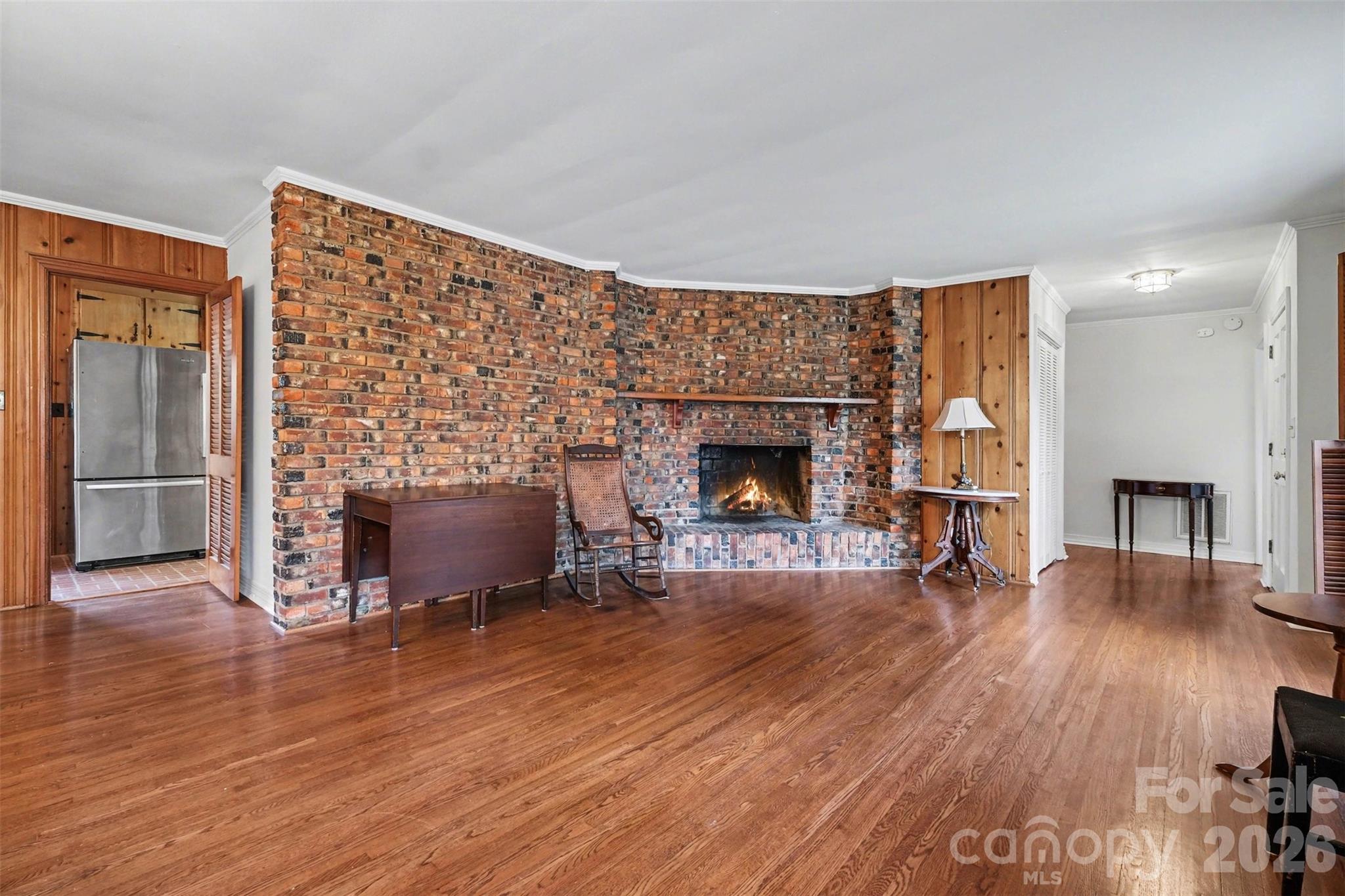 370 Summit Court SE