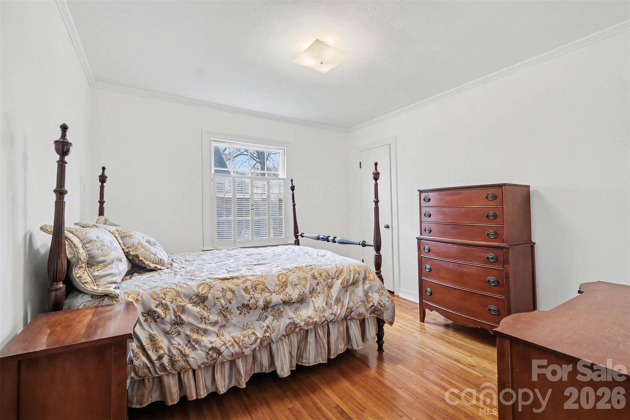 370 Summit Court SE