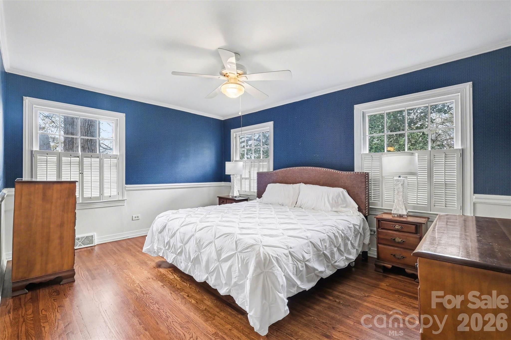 370 Summit Court SE
