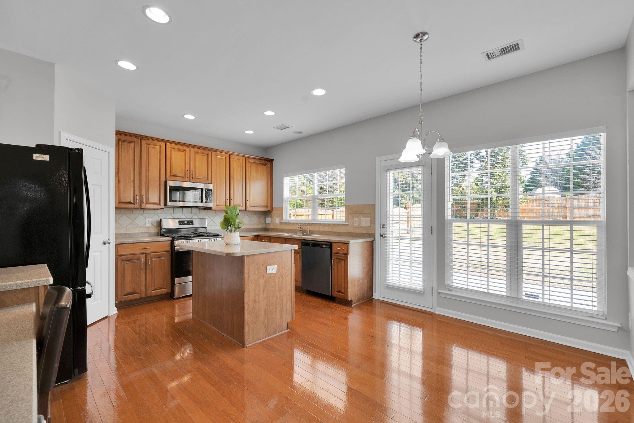 1920 Arbor Vista Drive