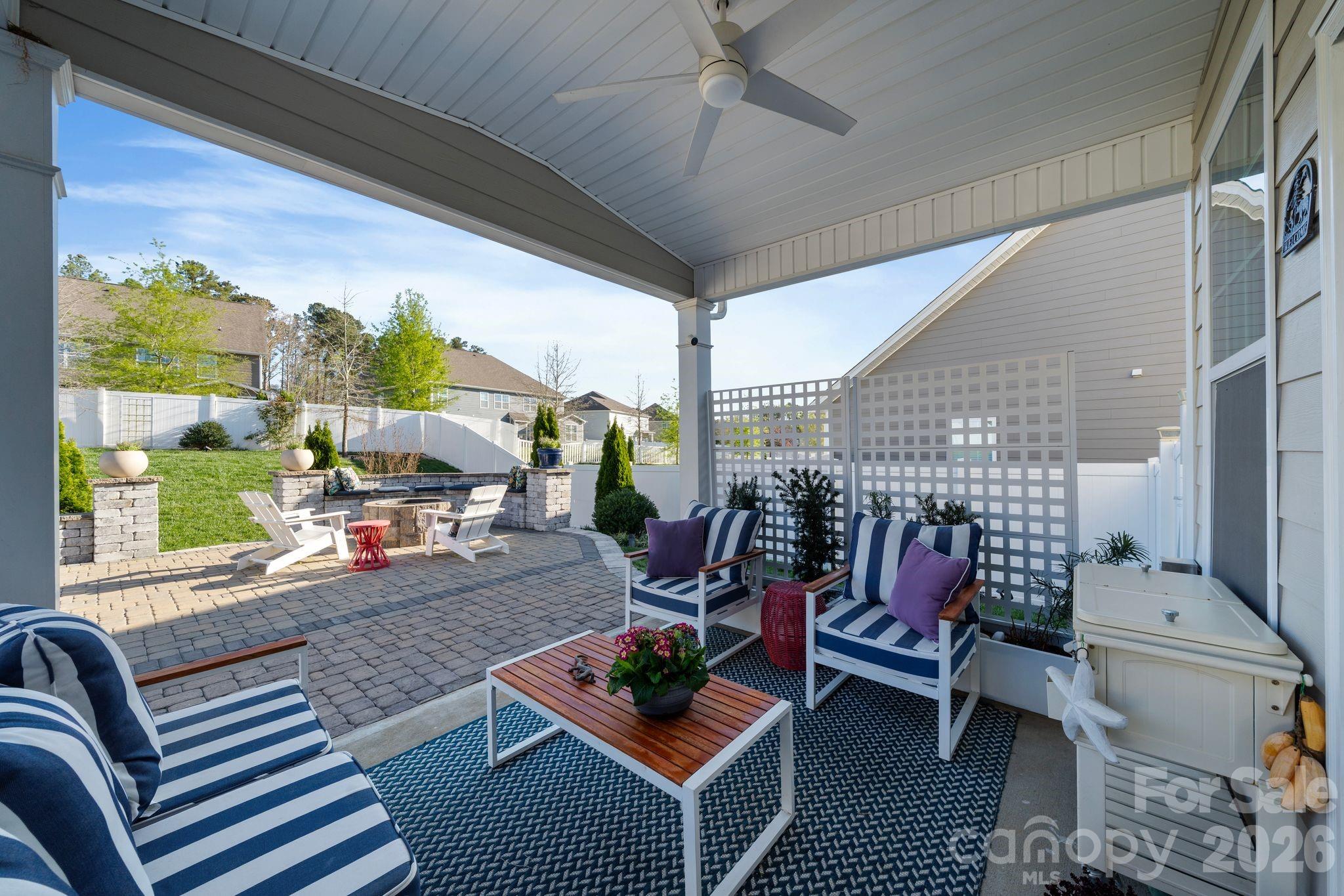 2111 Lapalma Trace