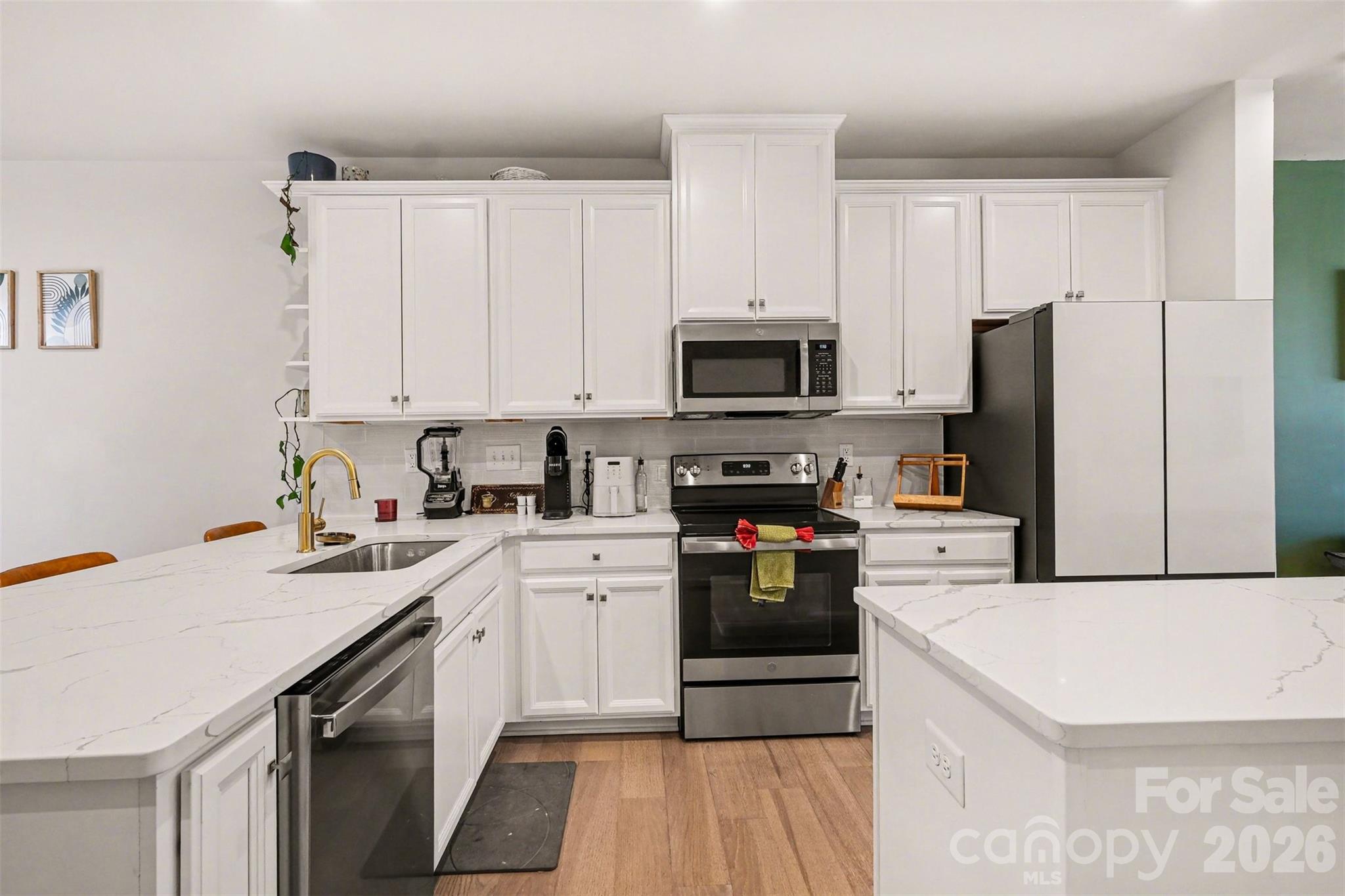 6111 Station Crossing Avenue