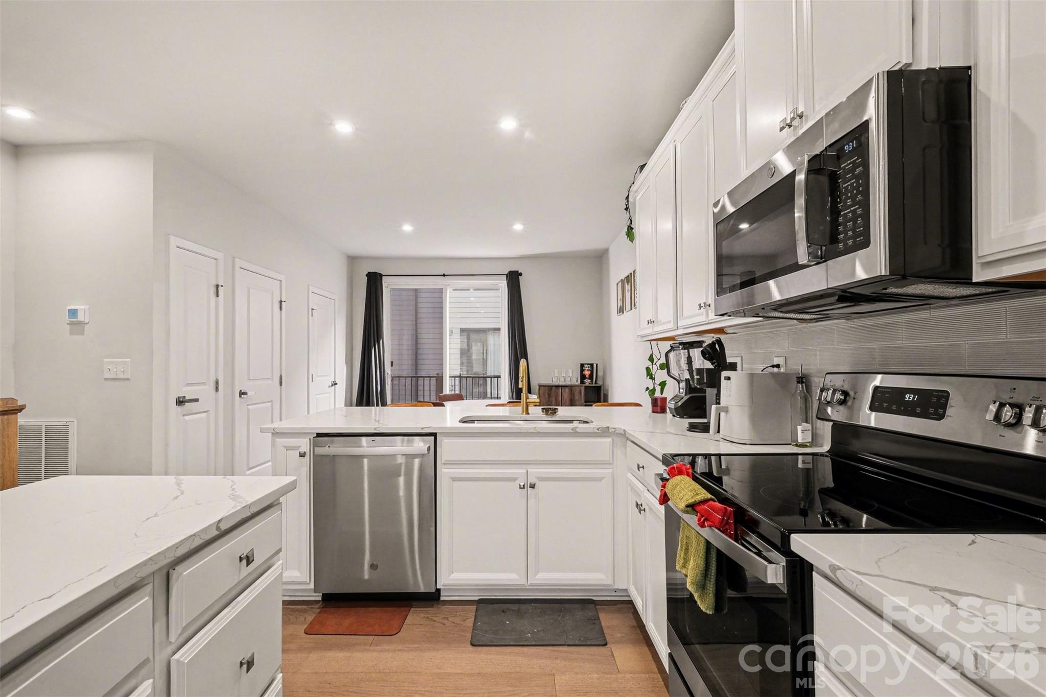 6111 Station Crossing Avenue