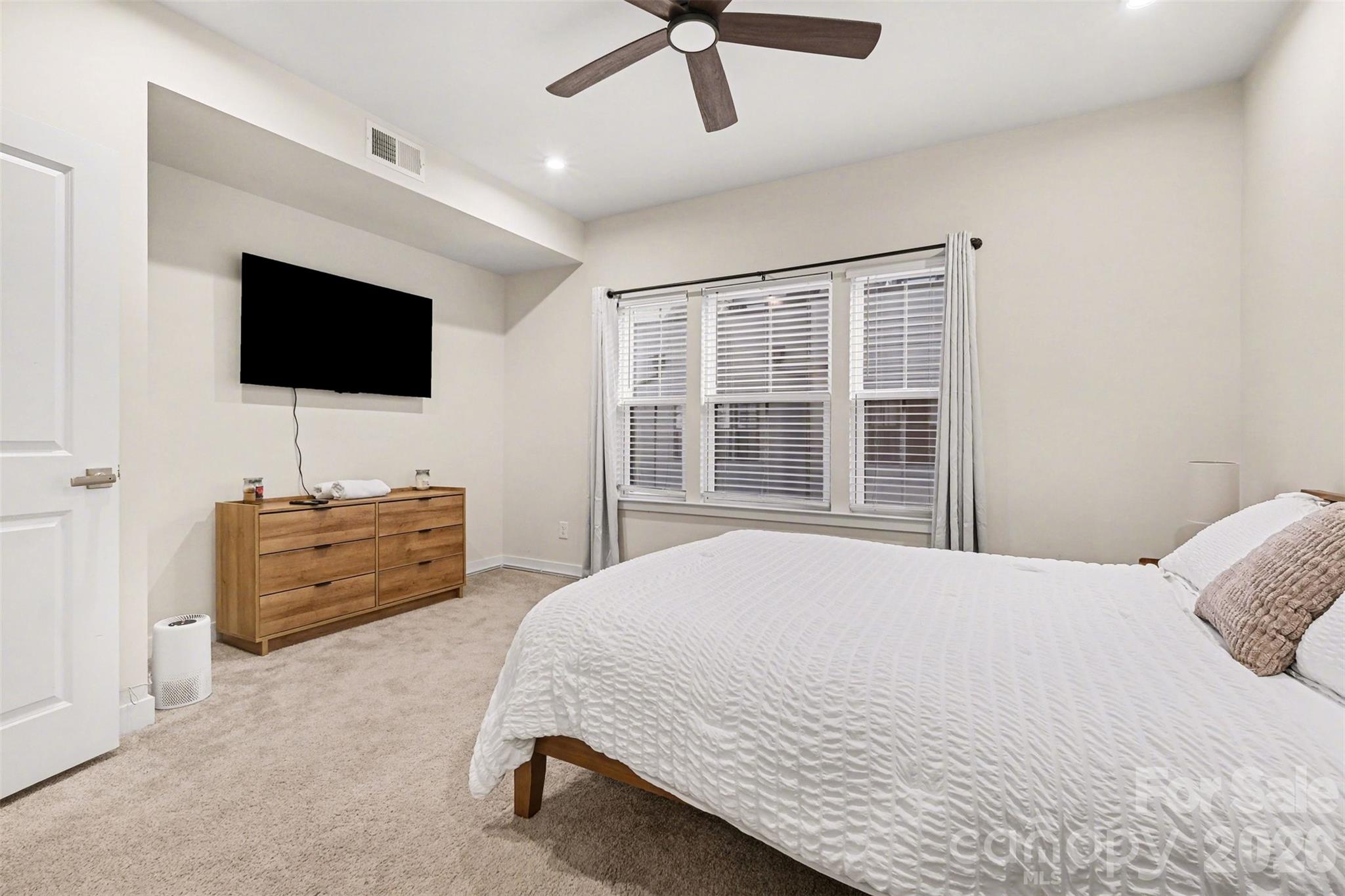 6111 Station Crossing Avenue