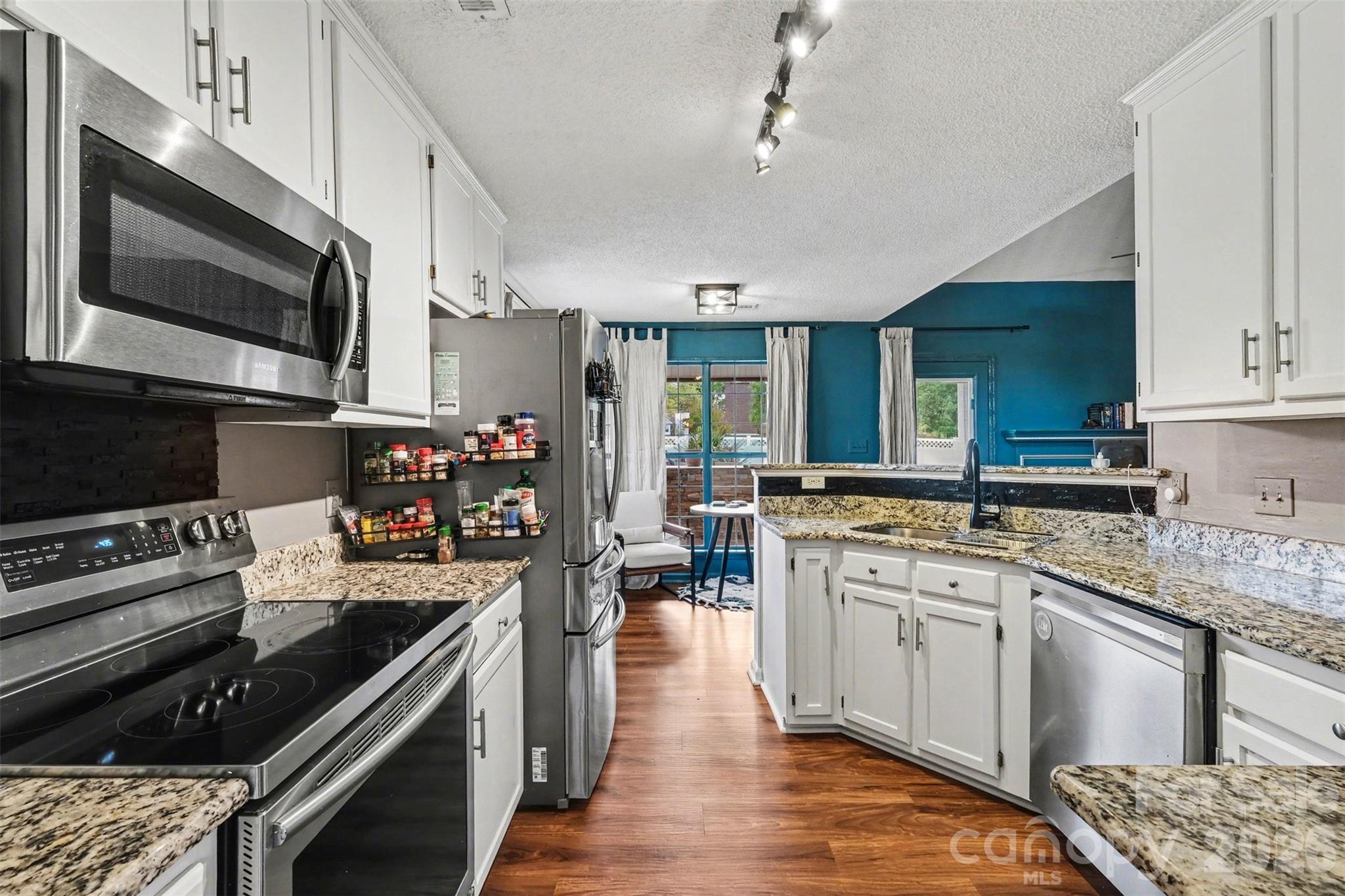 4476 Greystone Drive SW