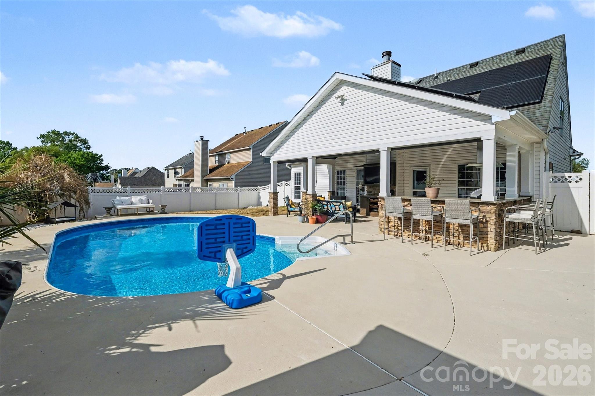 4476 Greystone Drive SW