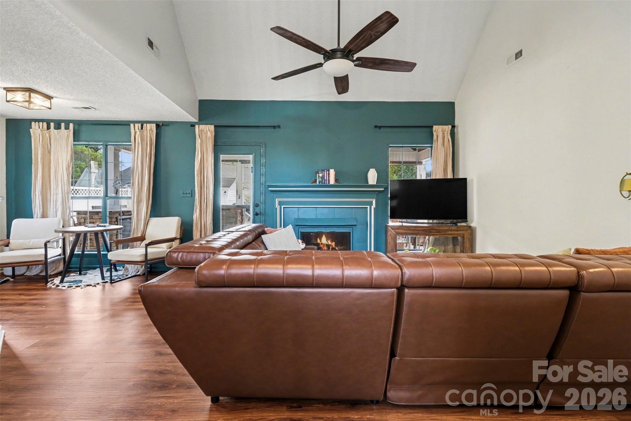 4476 Greystone Drive SW