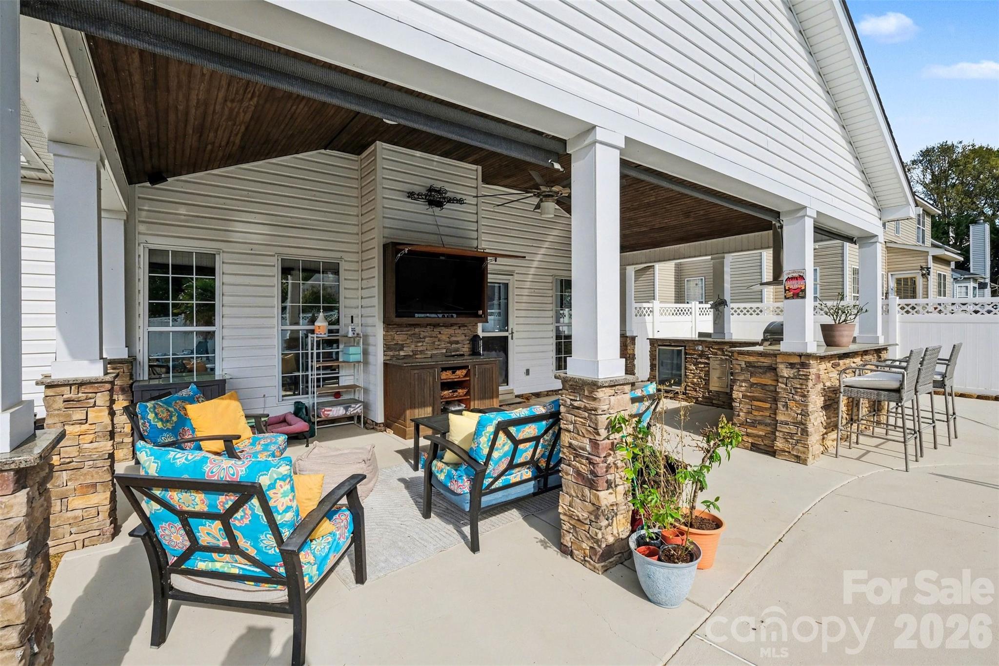 4476 Greystone Drive SW