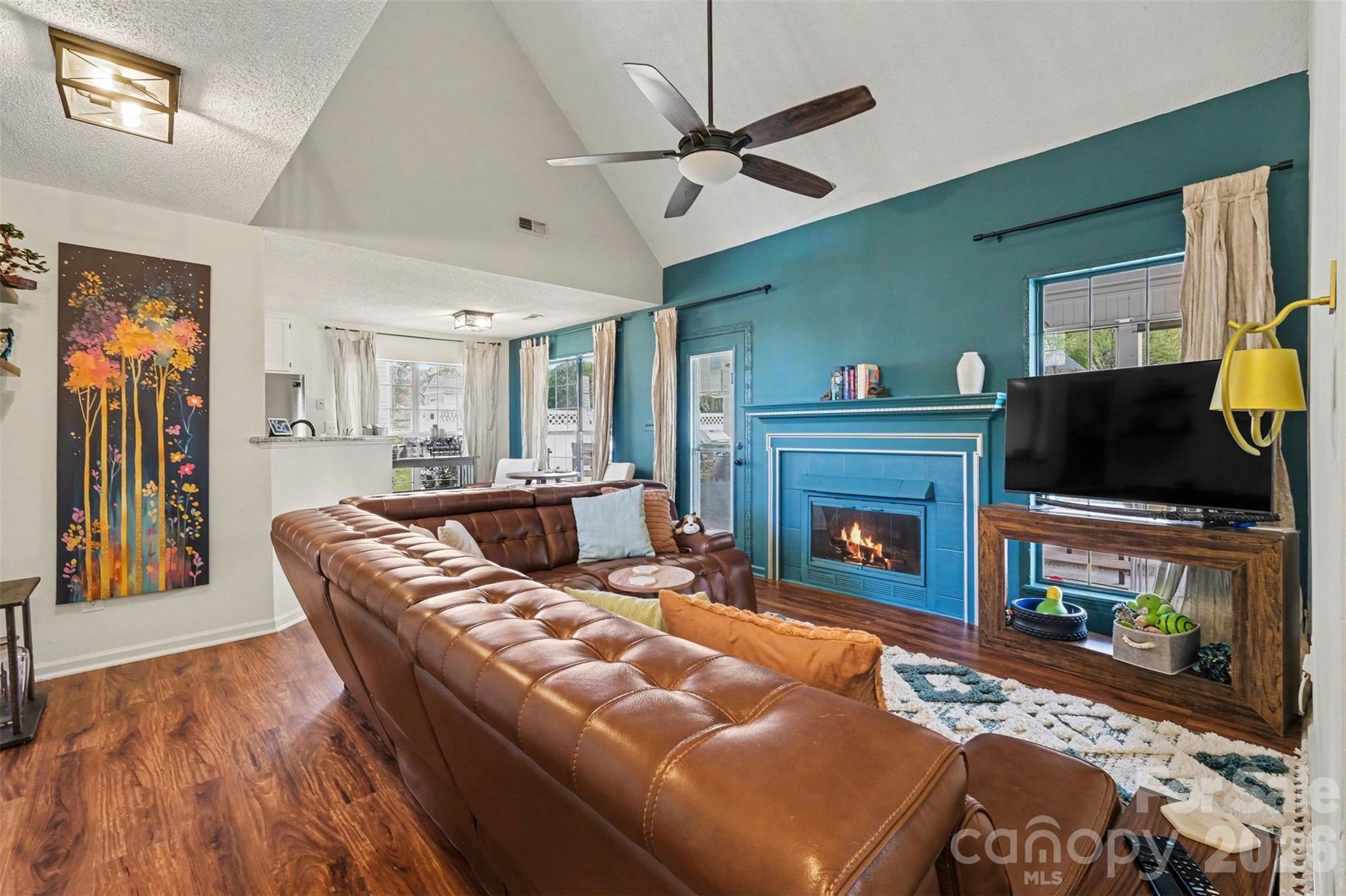 4476 Greystone Drive SW