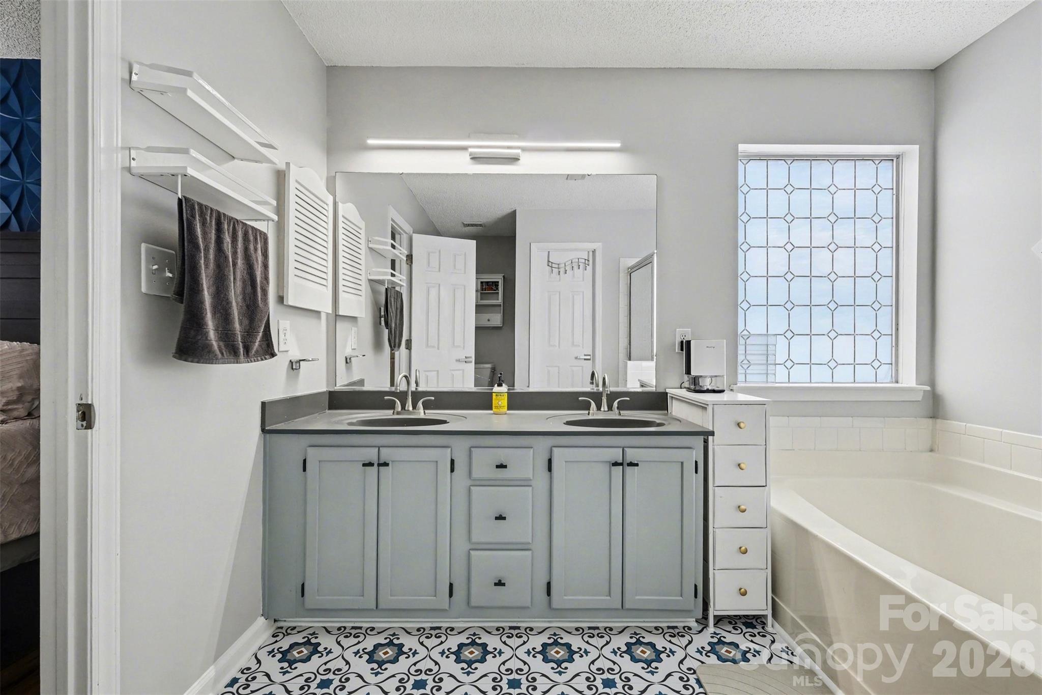 4476 Greystone Drive SW