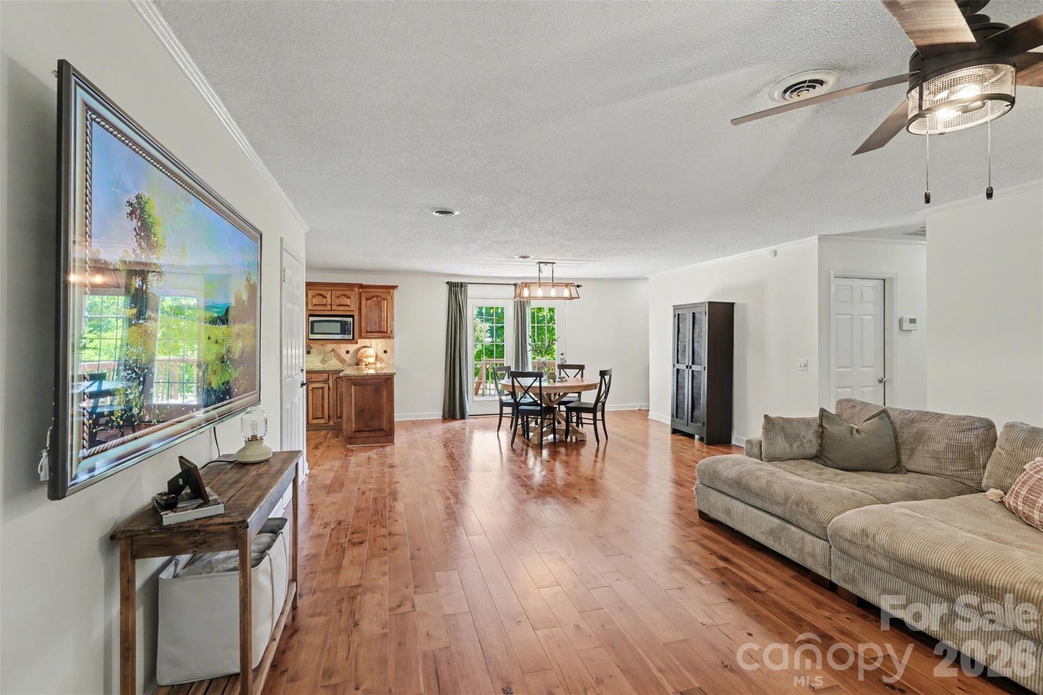2115 Candlewood Drive NW
