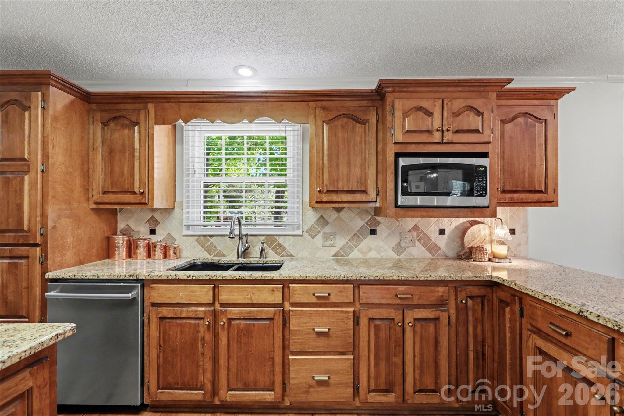 2115 Candlewood Drive NW