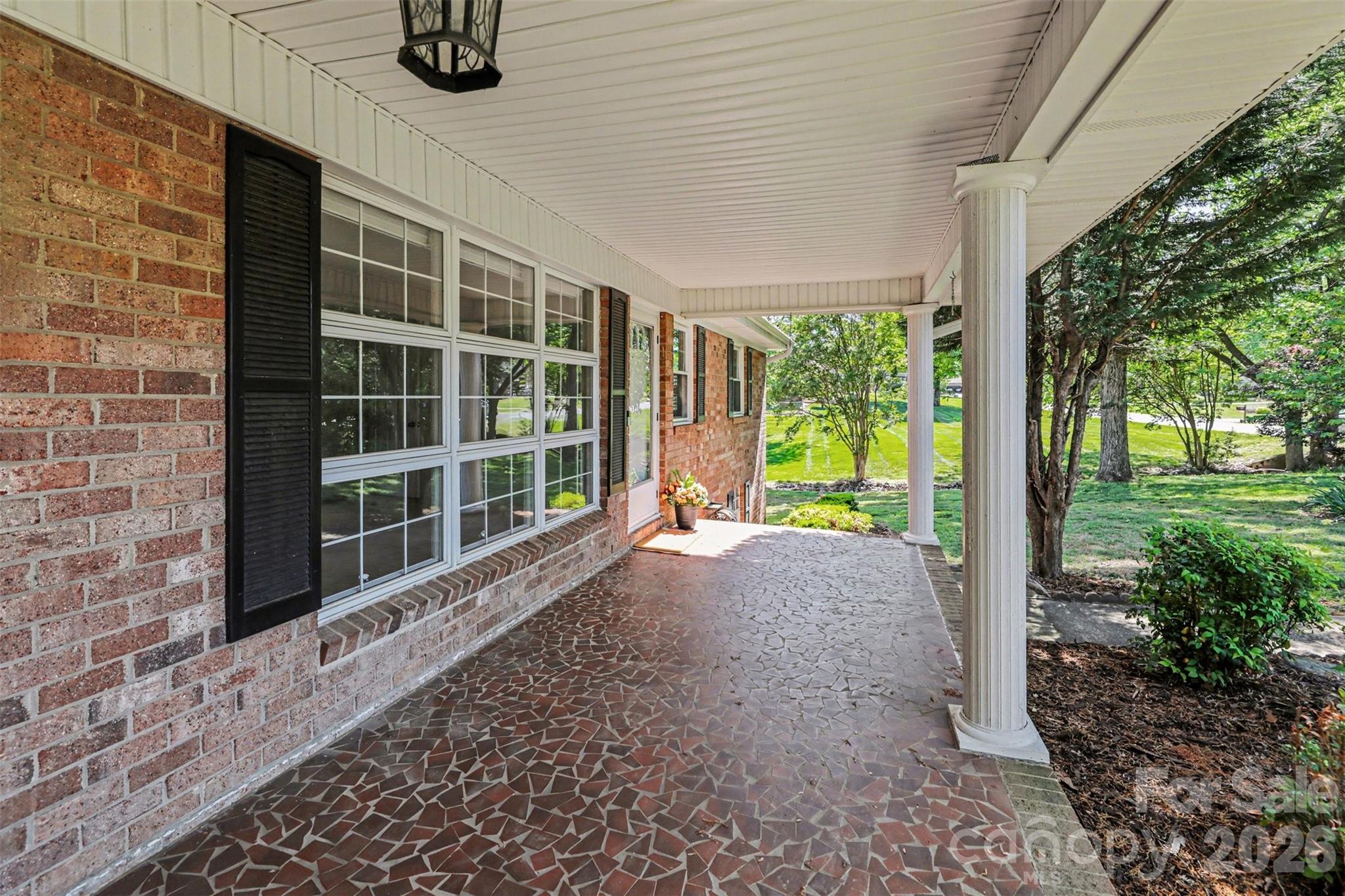 2115 Candlewood Drive NW