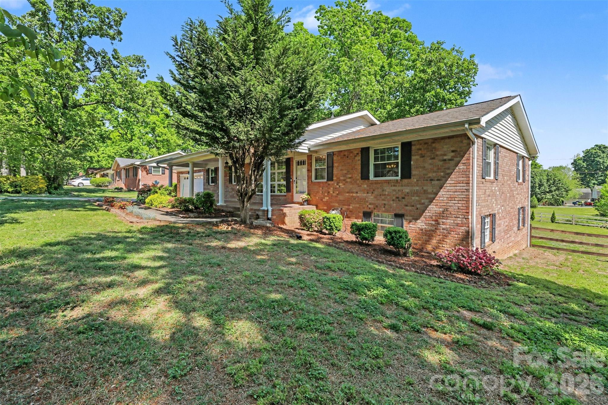 2115 Candlewood Drive NW