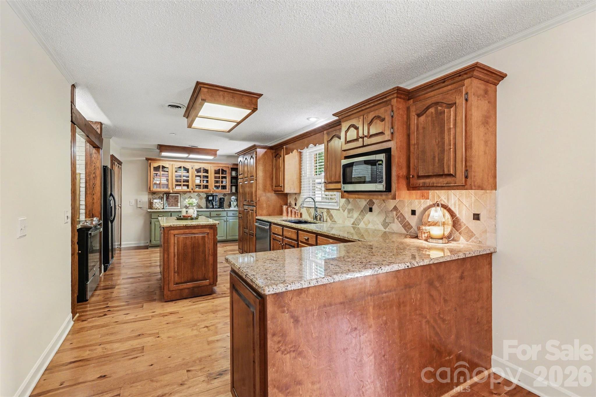 2115 Candlewood Drive NW