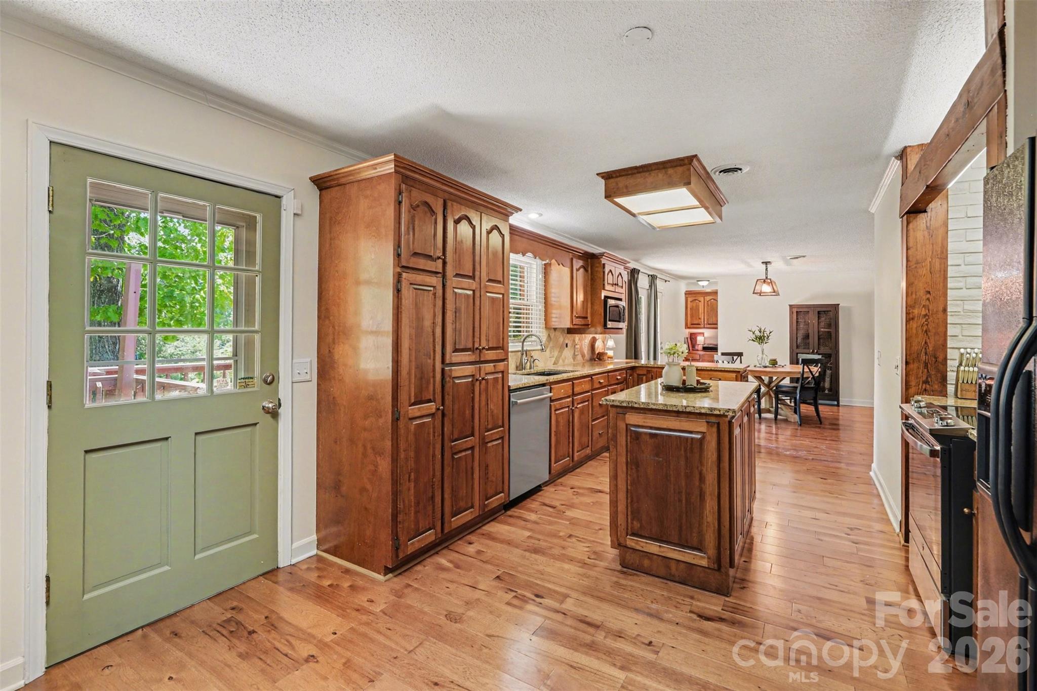 2115 Candlewood Drive NW