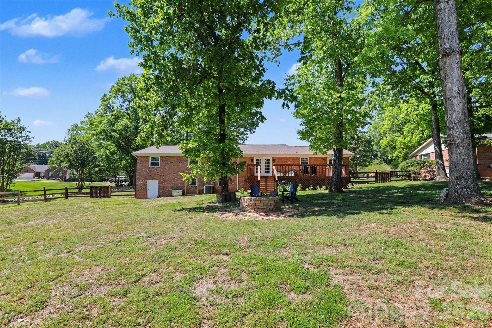 2115 Candlewood Drive NW