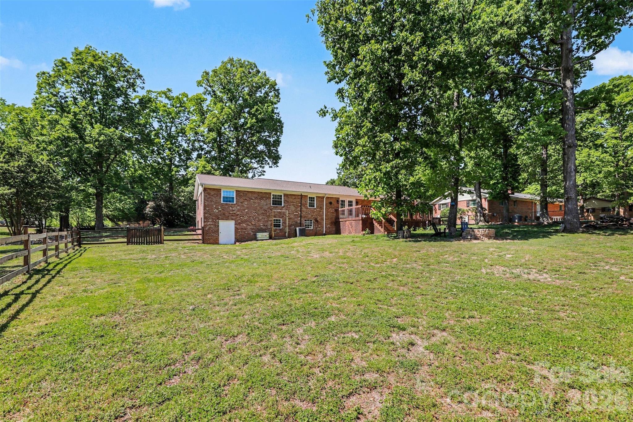2115 Candlewood Drive NW