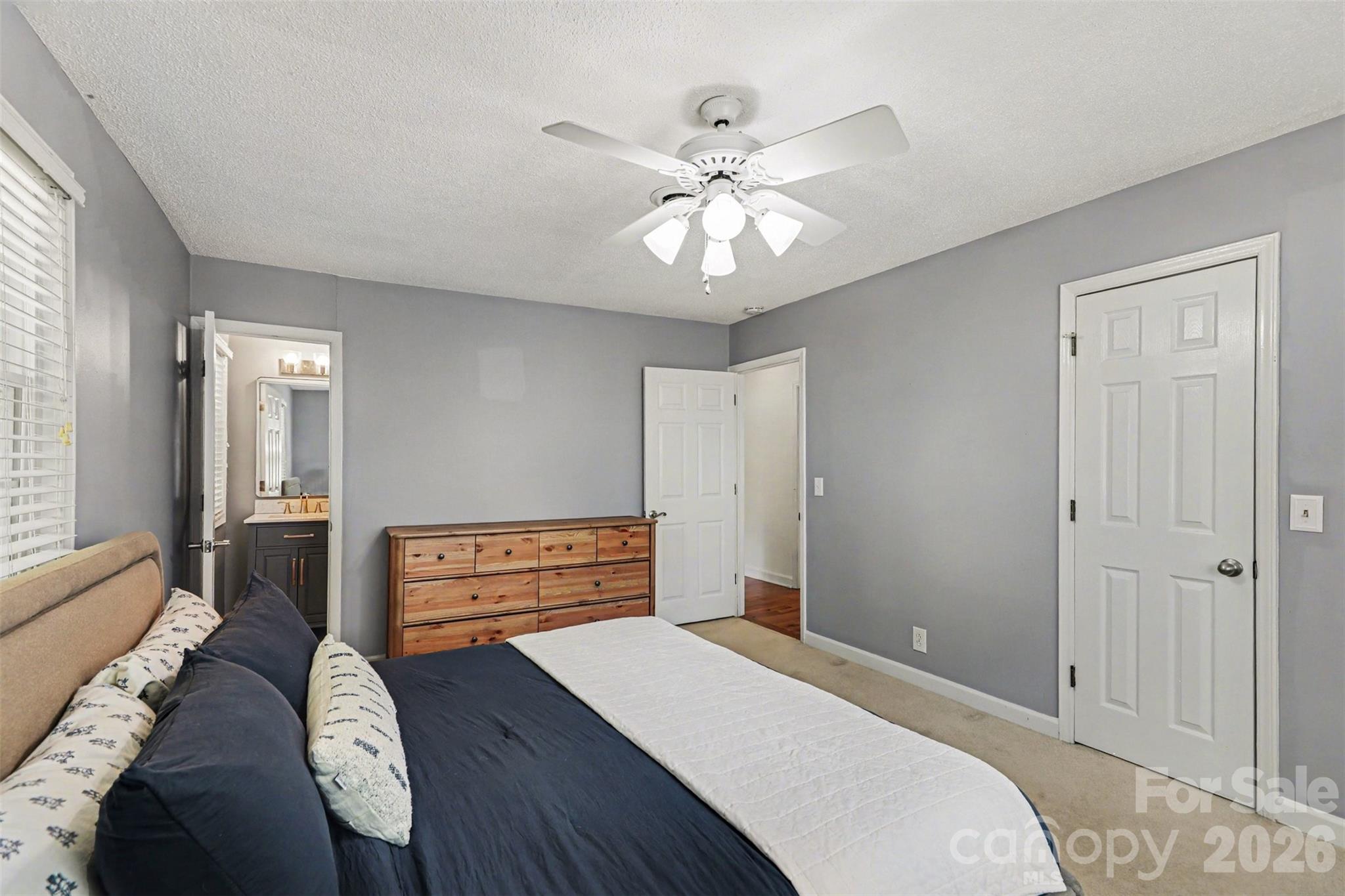 2115 Candlewood Drive NW