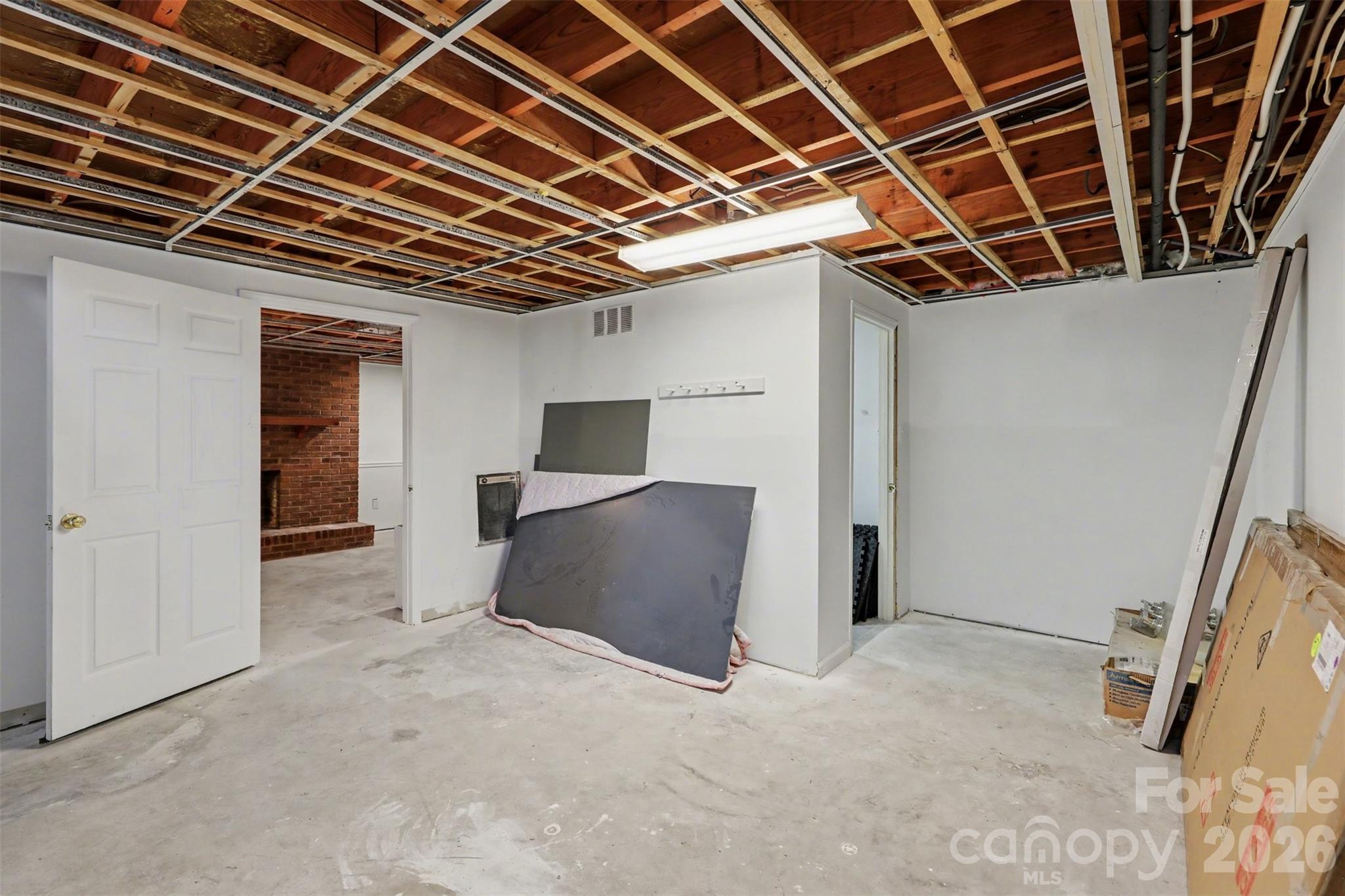 2115 Candlewood Drive NW