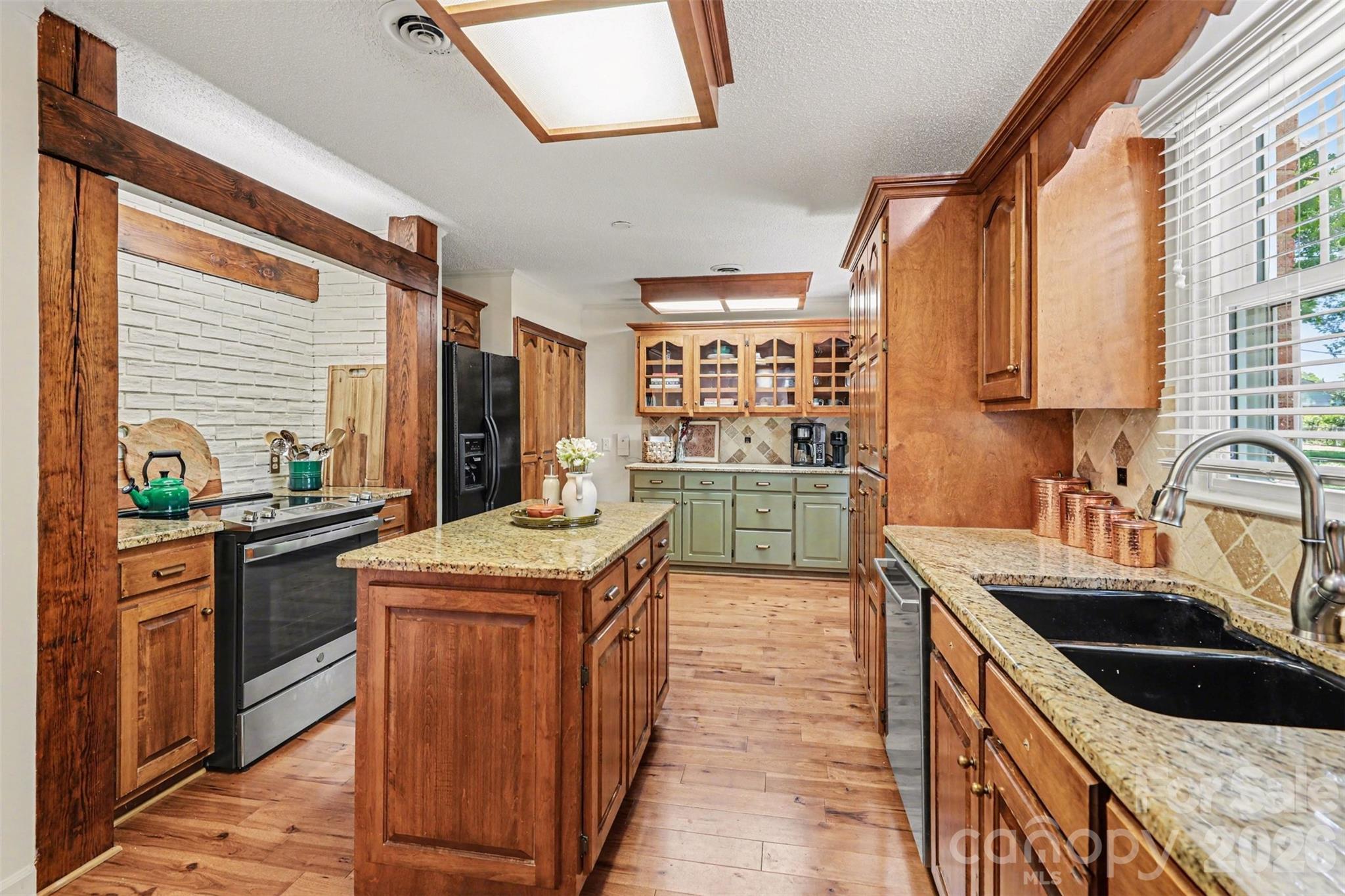2115 Candlewood Drive NW
