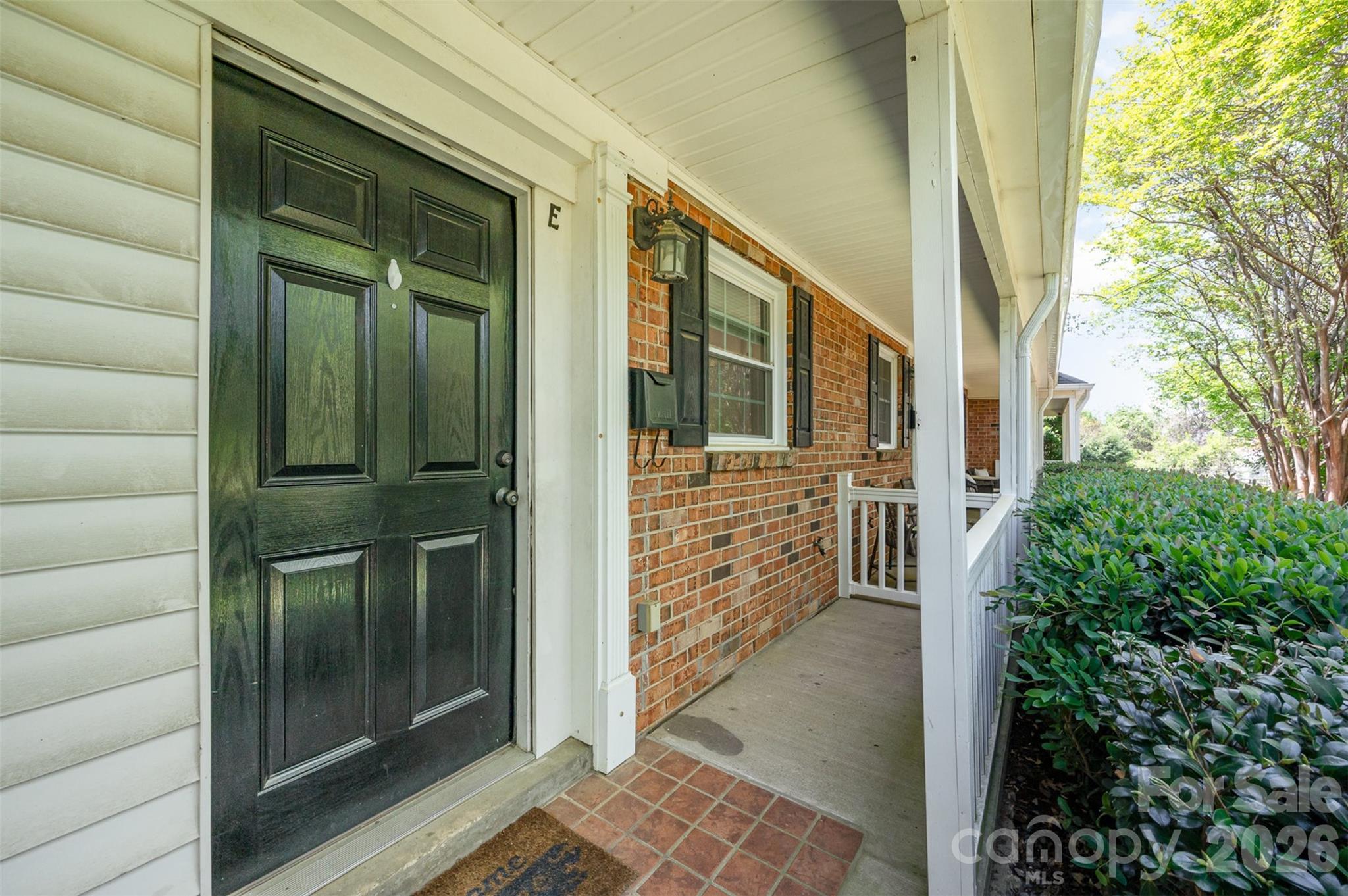 1218 Green Oaks Lane