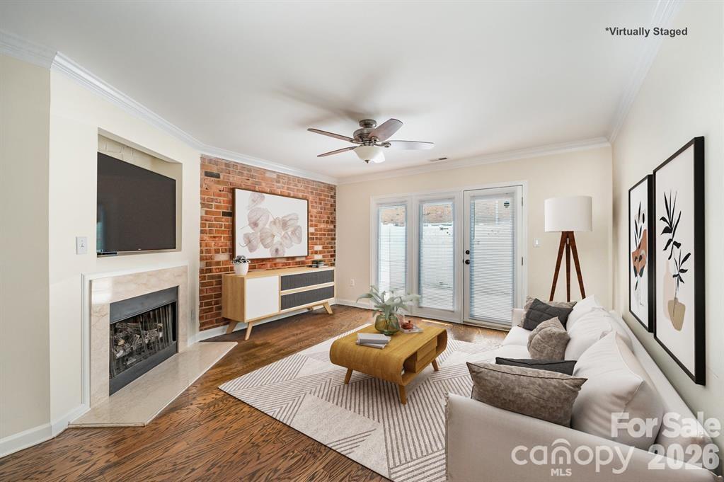 1218 Green Oaks Lane