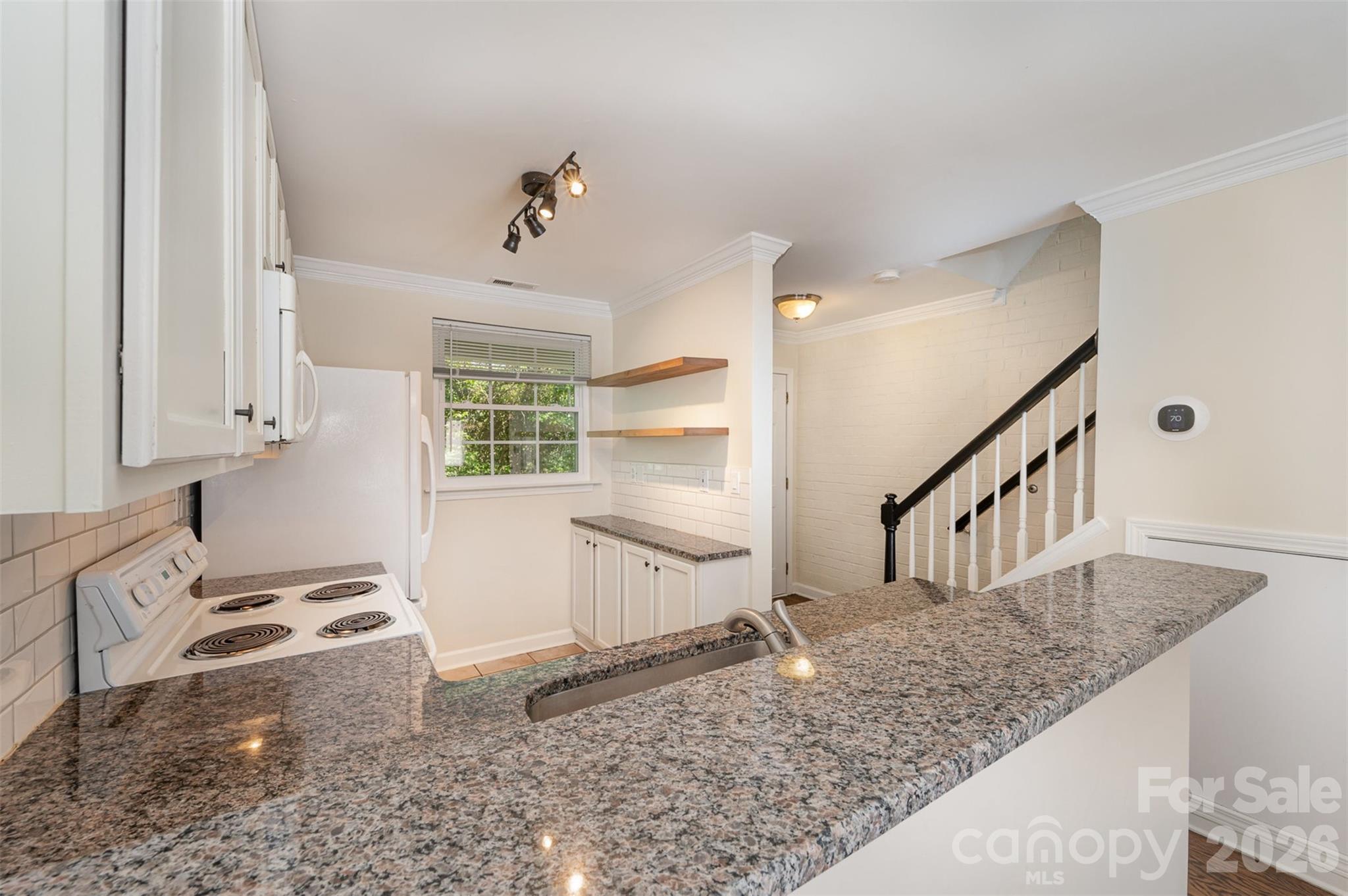 1218 Green Oaks Lane