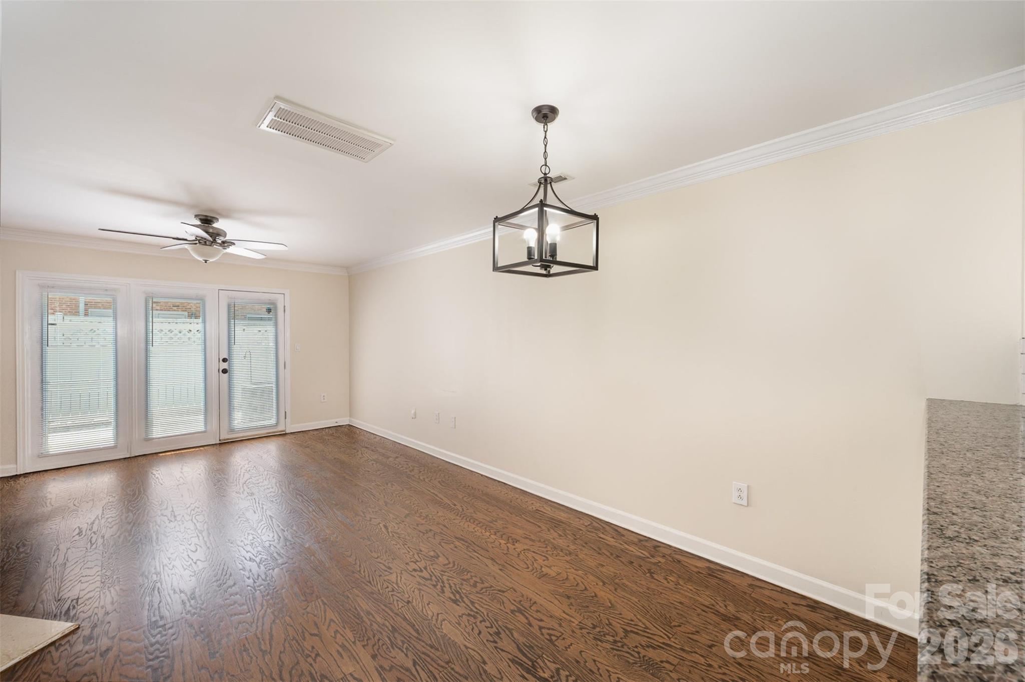 1218 Green Oaks Lane