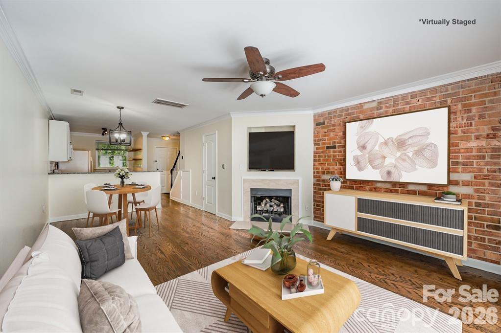 1218 Green Oaks Lane