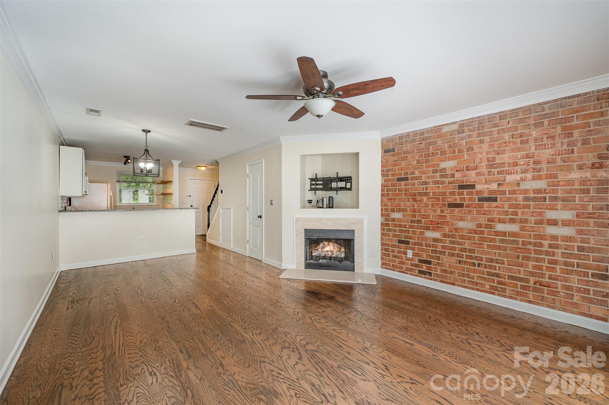 1218 Green Oaks Lane