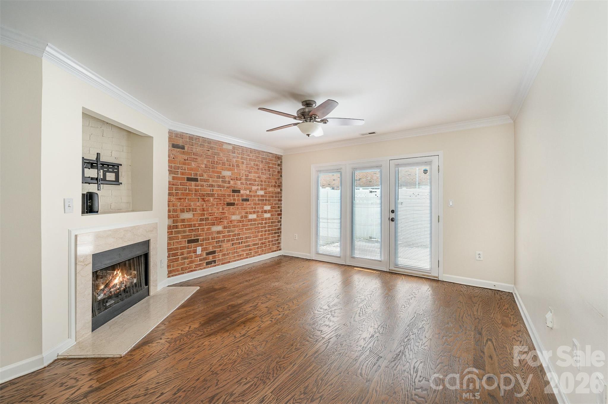 1218 Green Oaks Lane