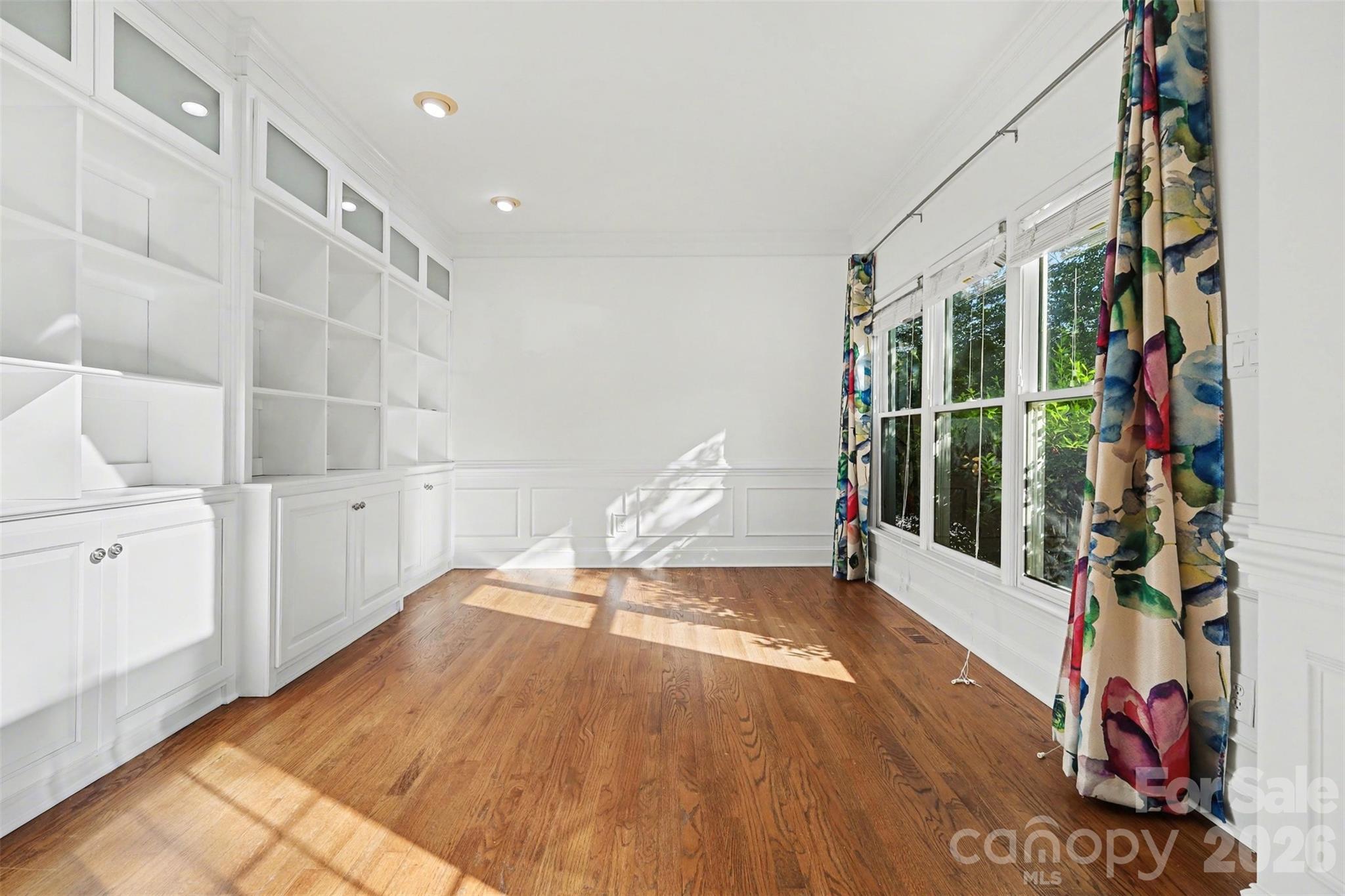 6123 Glen Manor Drive