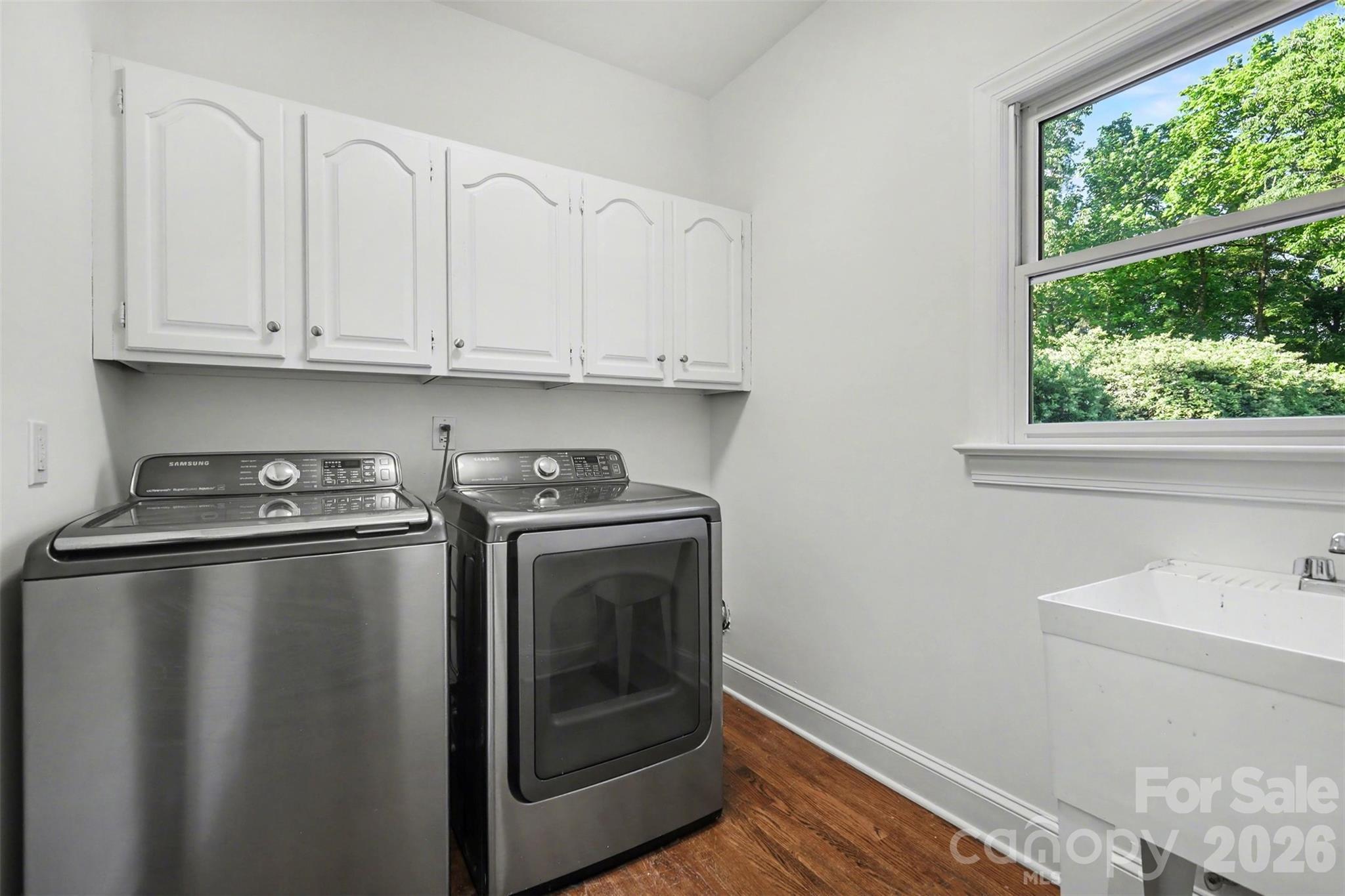 6123 Glen Manor Drive