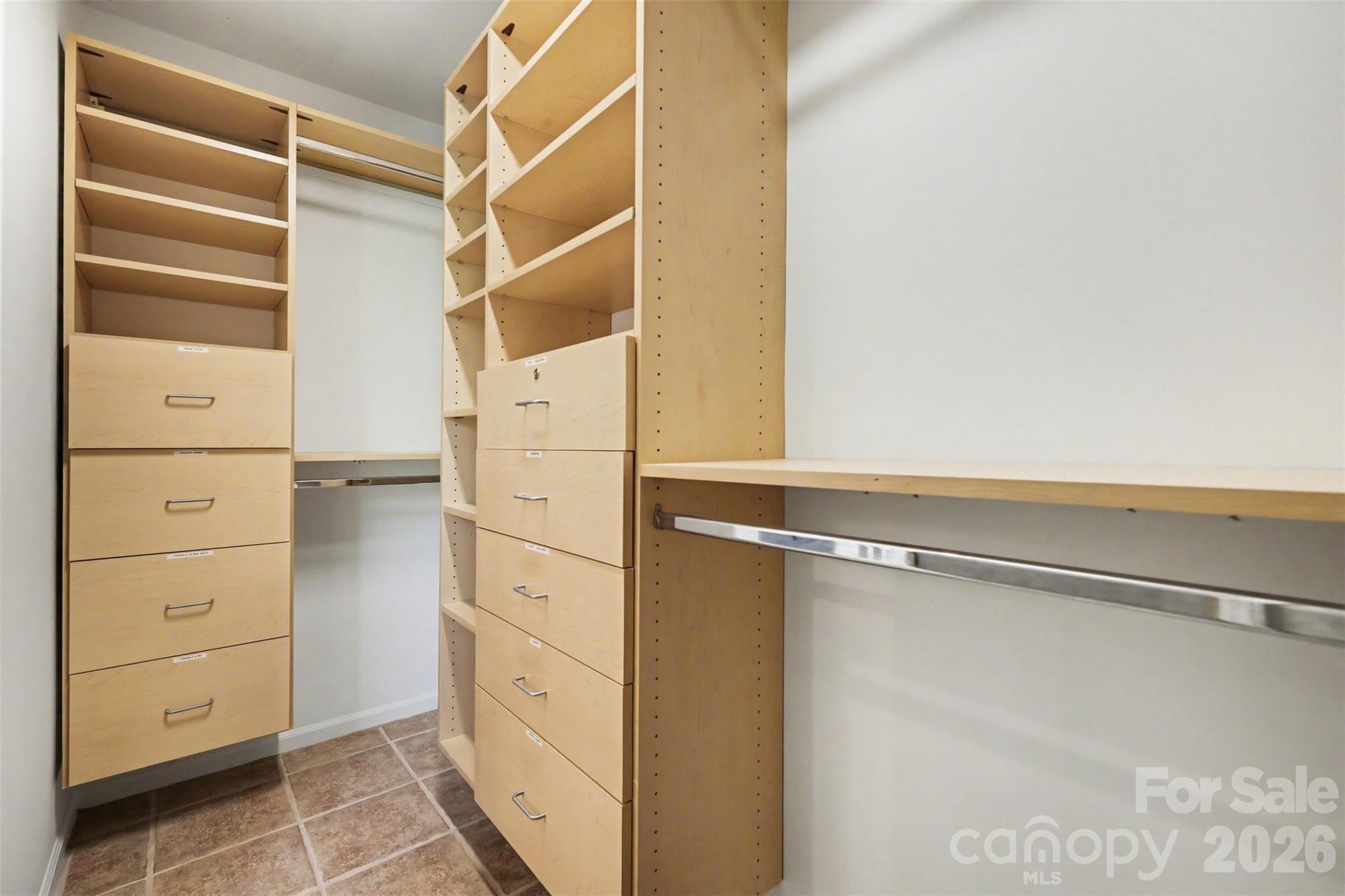 6123 Glen Manor Drive