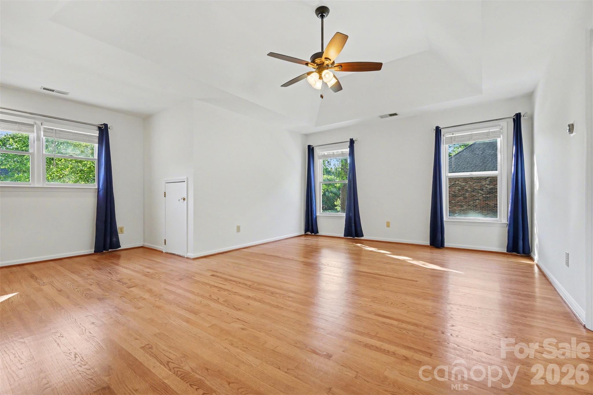 6123 Glen Manor Drive