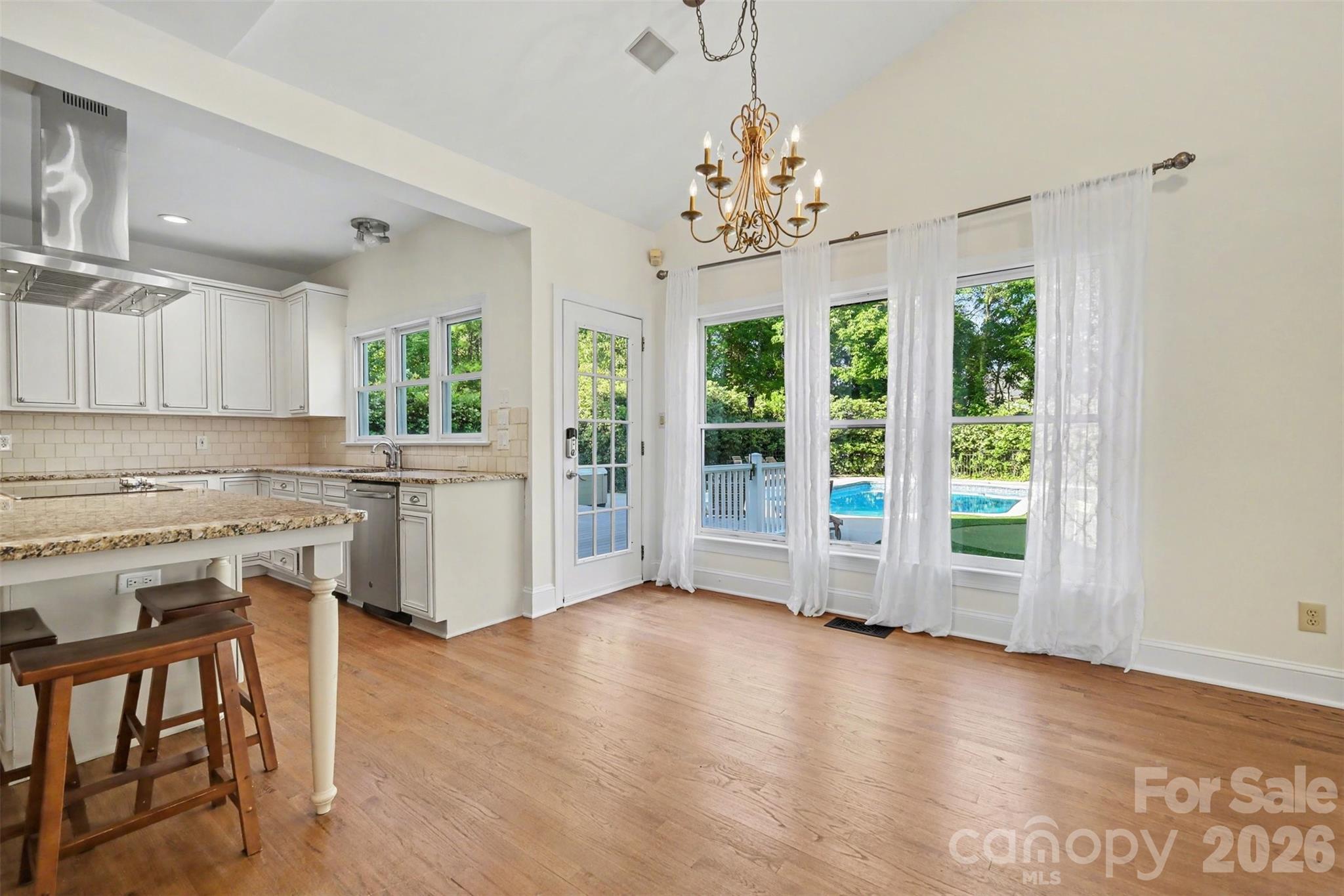 6123 Glen Manor Drive