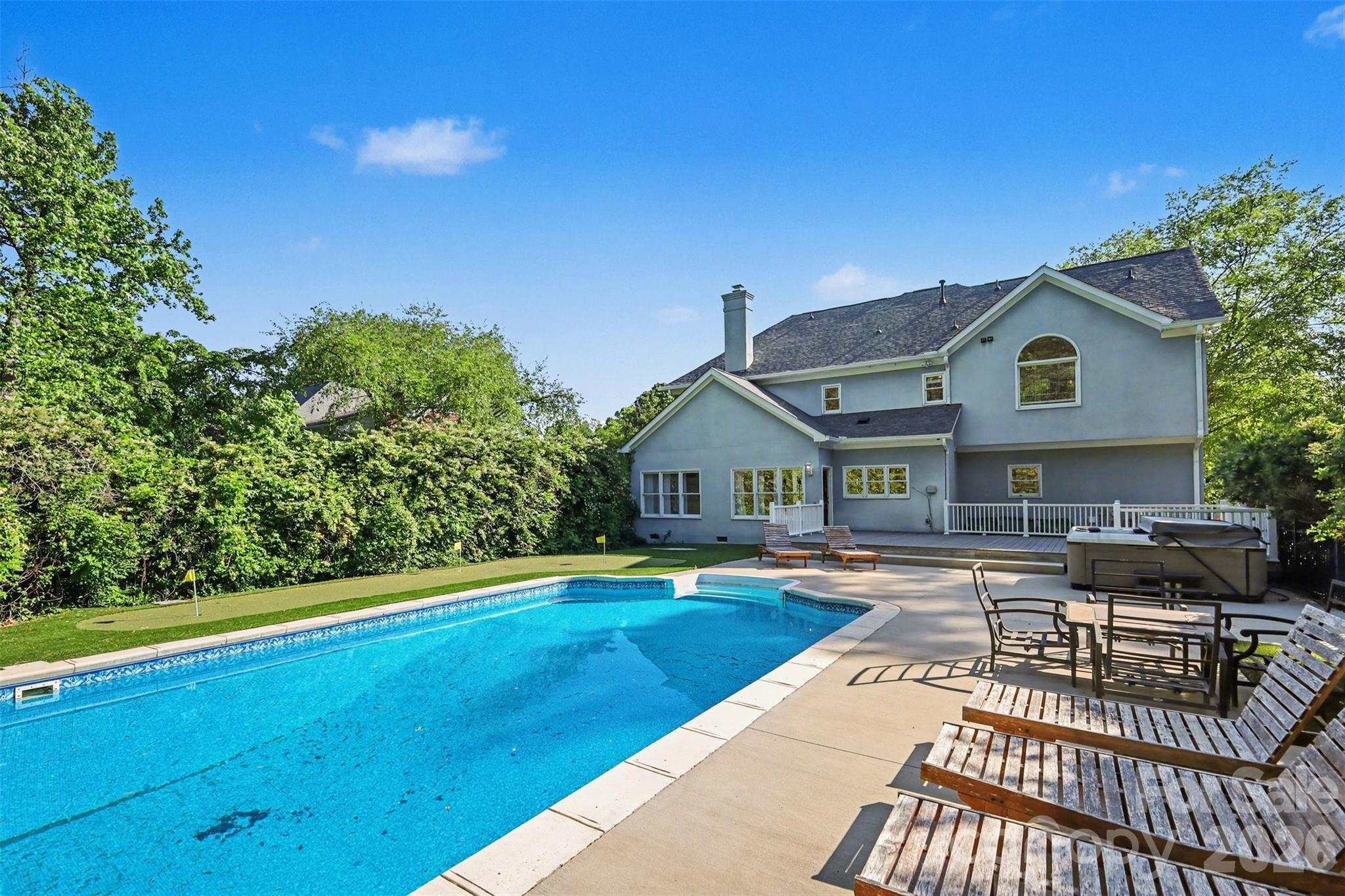 6123 Glen Manor Drive