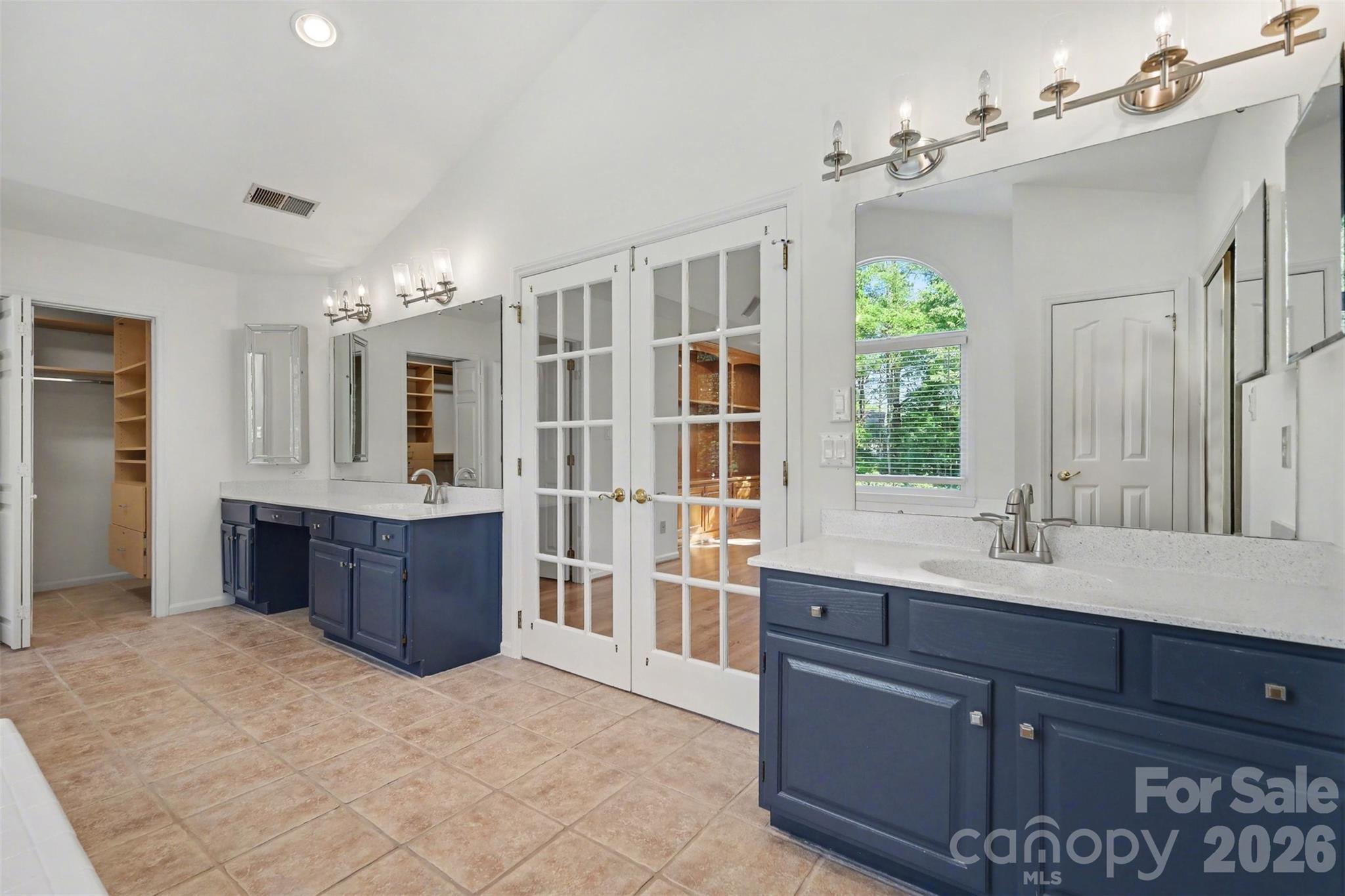 6123 Glen Manor Drive