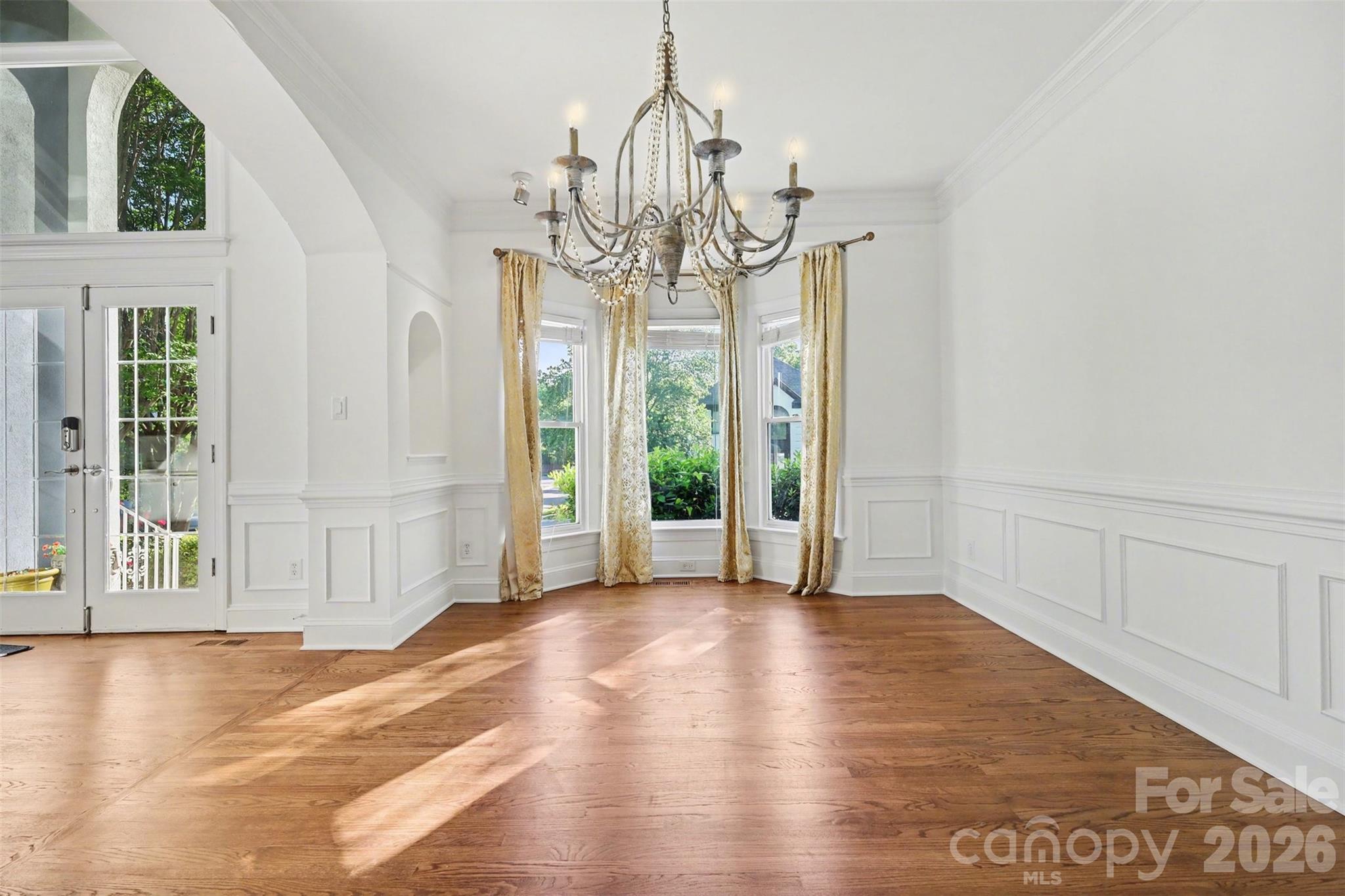 6123 Glen Manor Drive