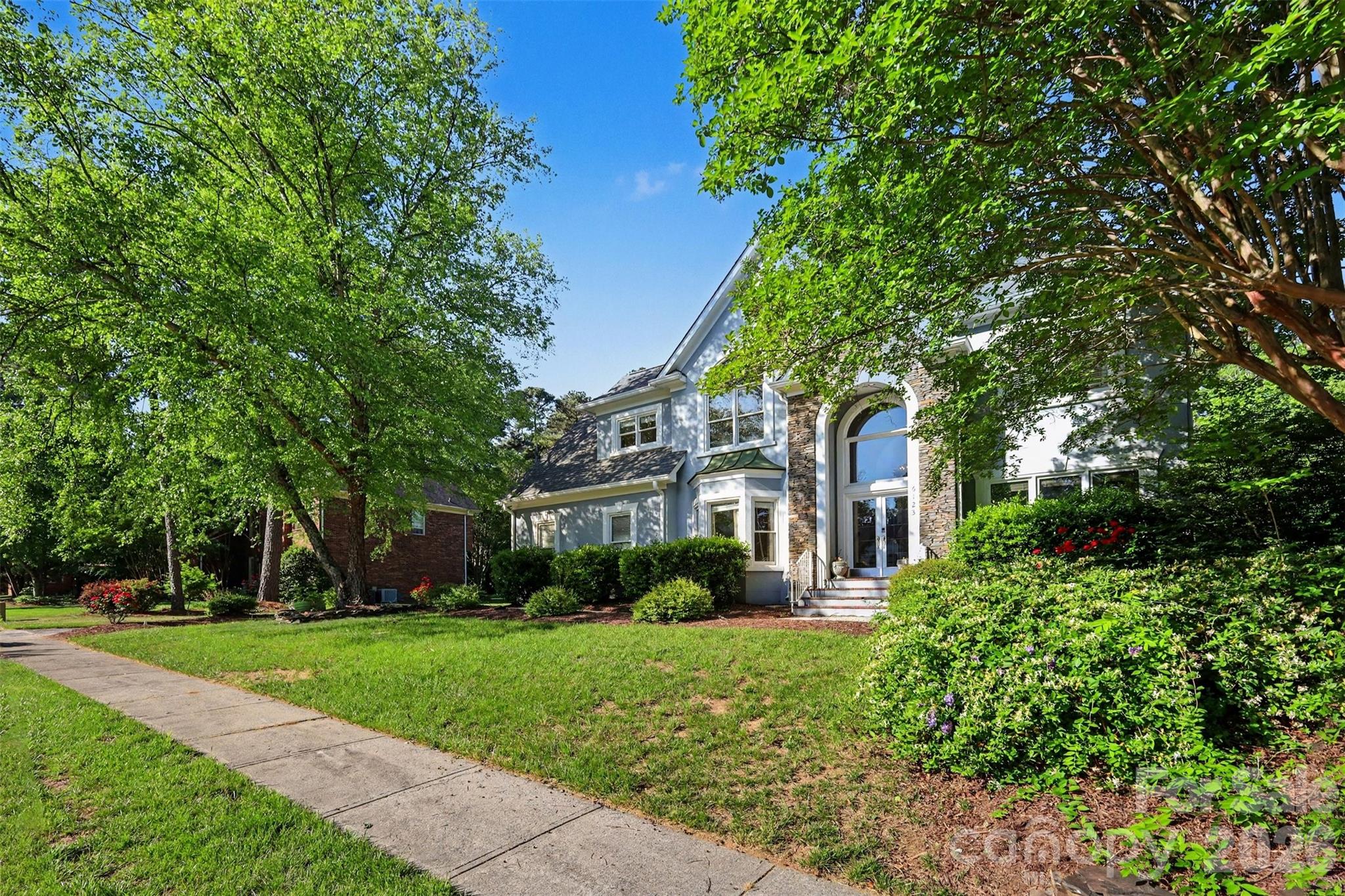 6123 Glen Manor Drive