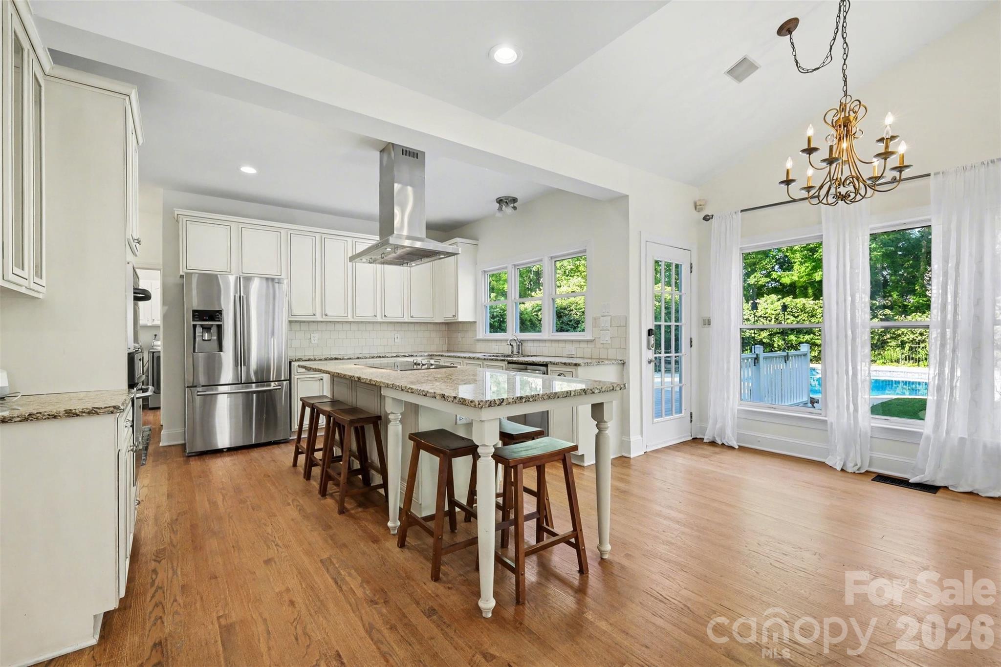 6123 Glen Manor Drive