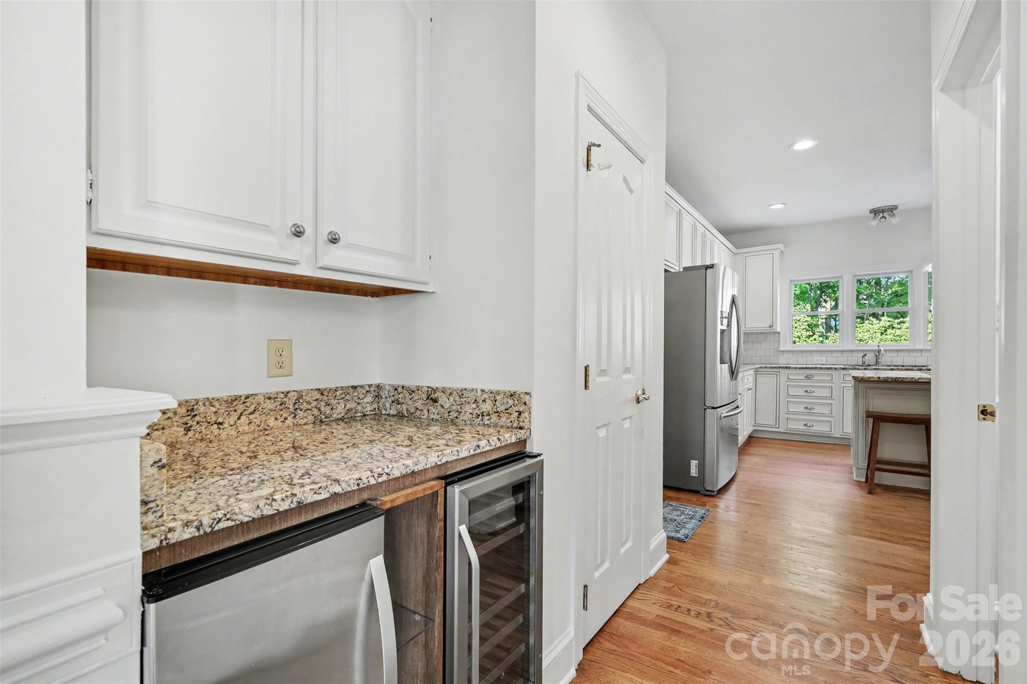 6123 Glen Manor Drive