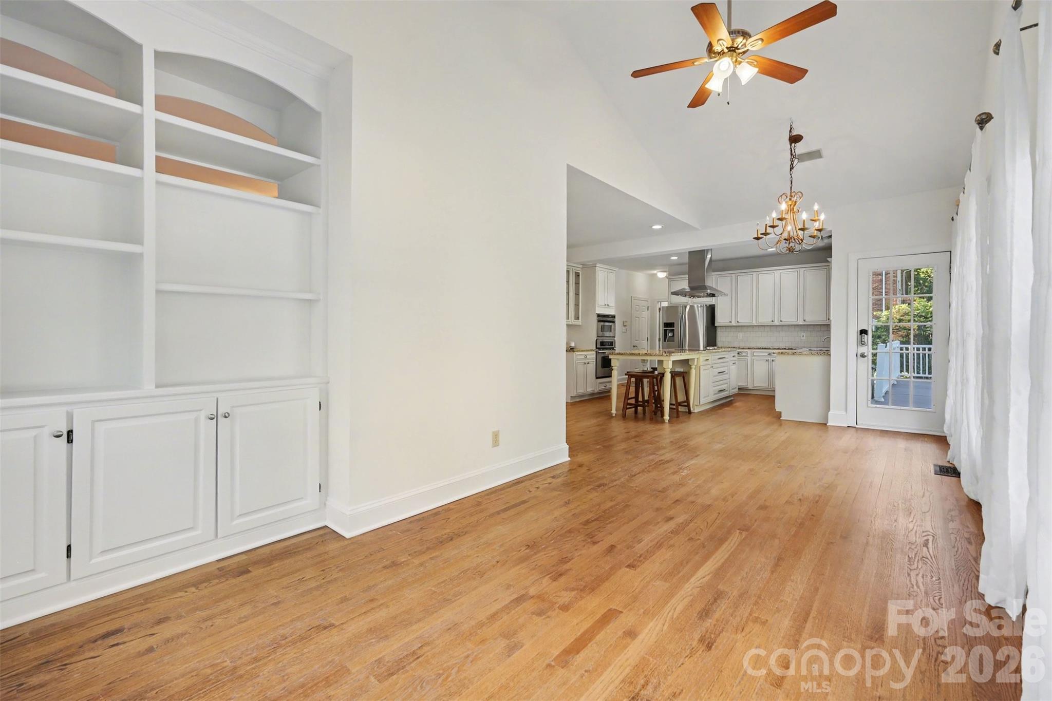 6123 Glen Manor Drive