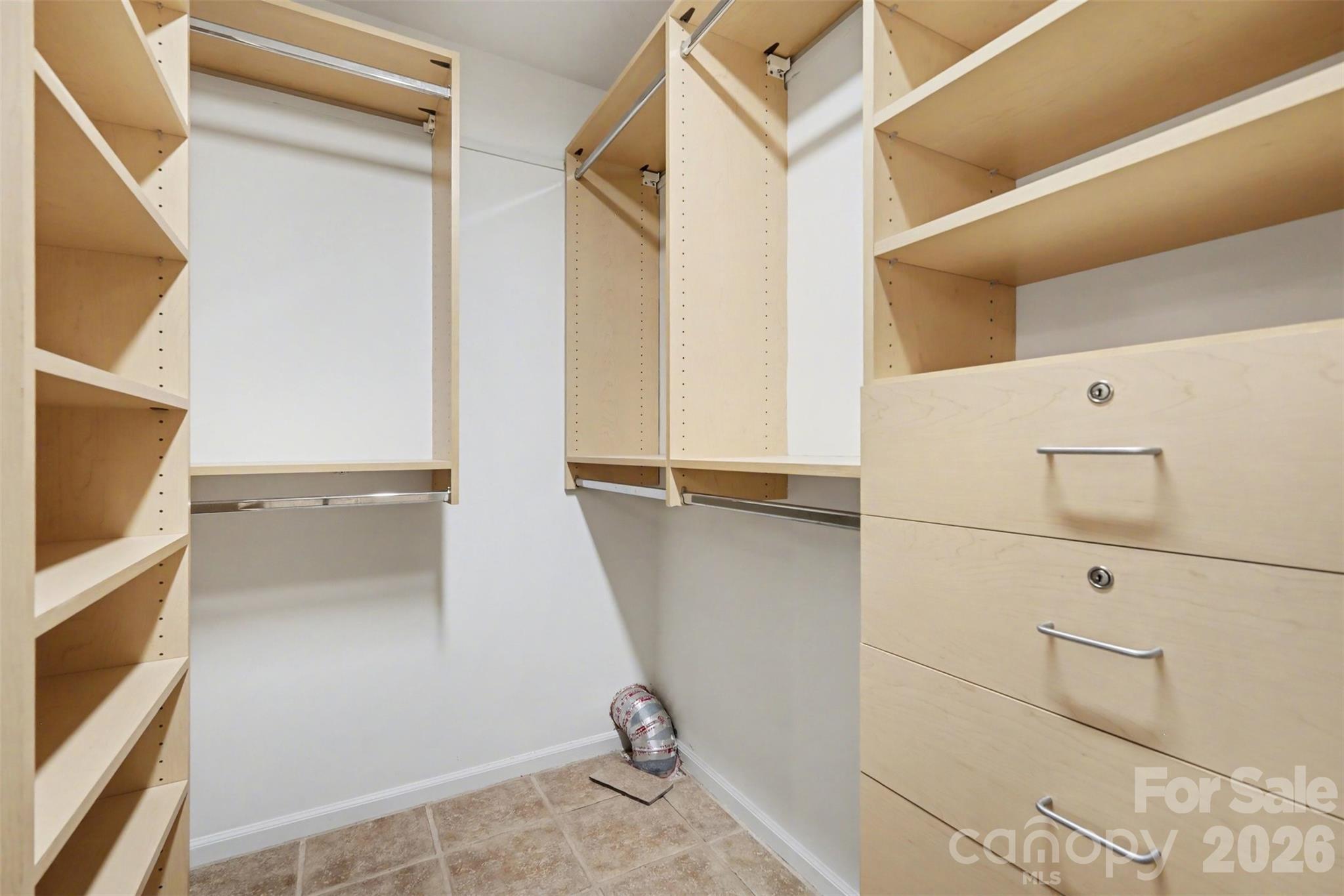 6123 Glen Manor Drive