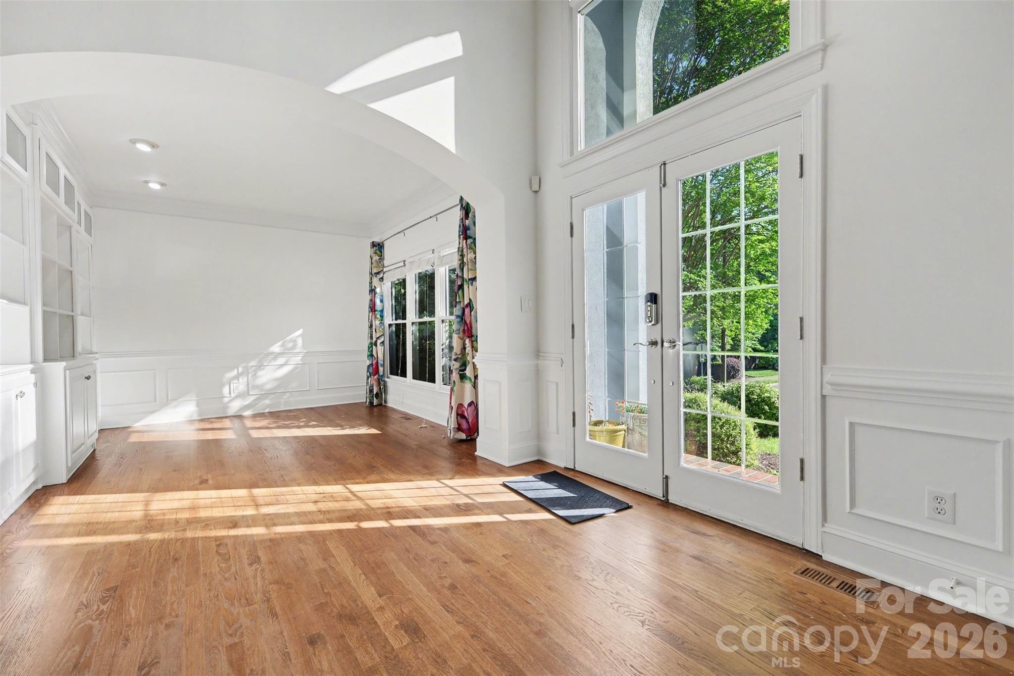 6123 Glen Manor Drive